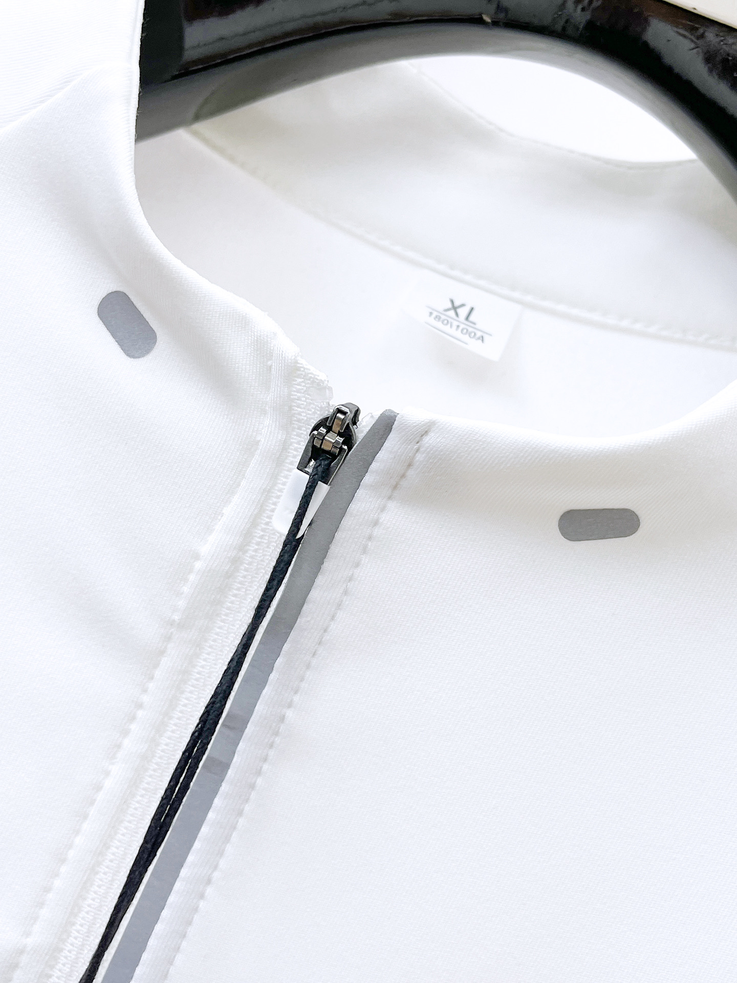 P始祖鸟25ss早秋【新品】圆领打底衫单穿卫衣爆款 超前卫设计风格 细腻舒适 穿着非常轻便不易起皱。多重