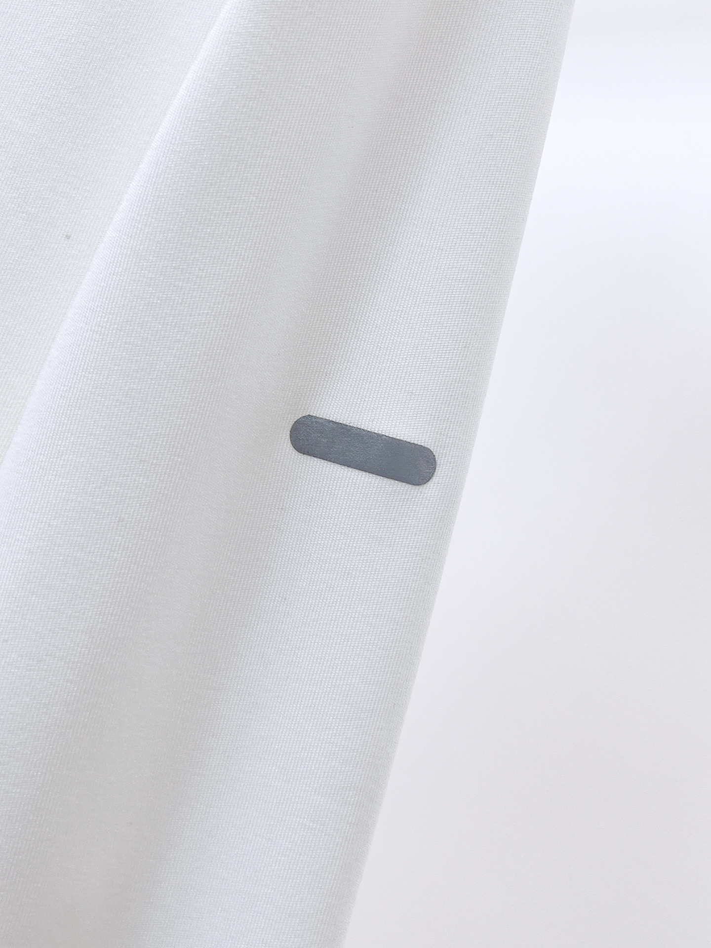 P始祖鸟25ss早秋【新品】圆领打底衫单穿卫衣爆款 超前卫设计风格 细腻舒适 穿着非常轻便不易起皱。多重