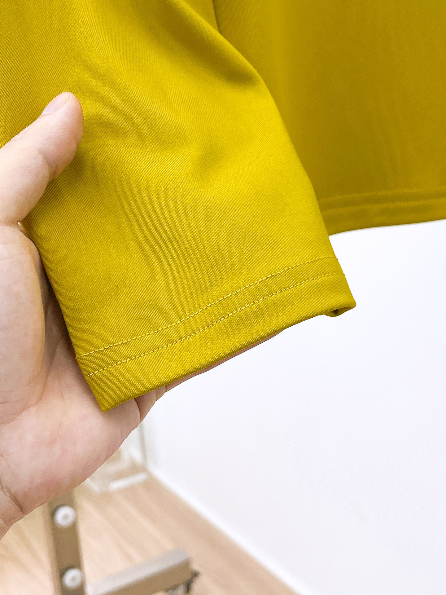 P始祖鸟25ss早秋【新品】圆领打底衫单穿卫衣爆款 超前卫设计风格 细腻舒适 穿着非常轻便不易起皱。多重