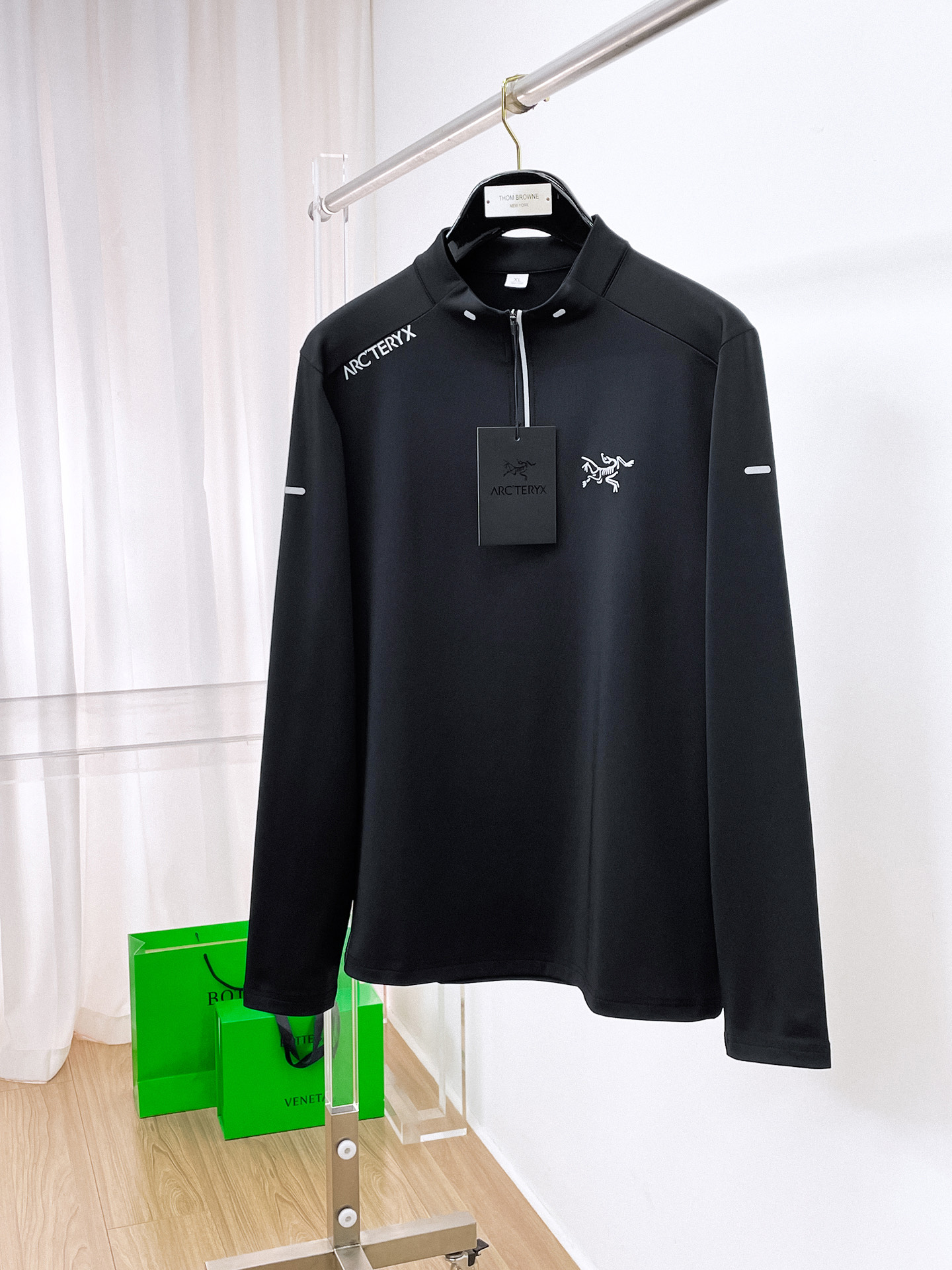 P始祖鸟25ss早秋【新品】圆领打底衫单穿卫衣爆款 超前卫设计风格 细腻舒适 穿着非常轻便不易起皱。多重