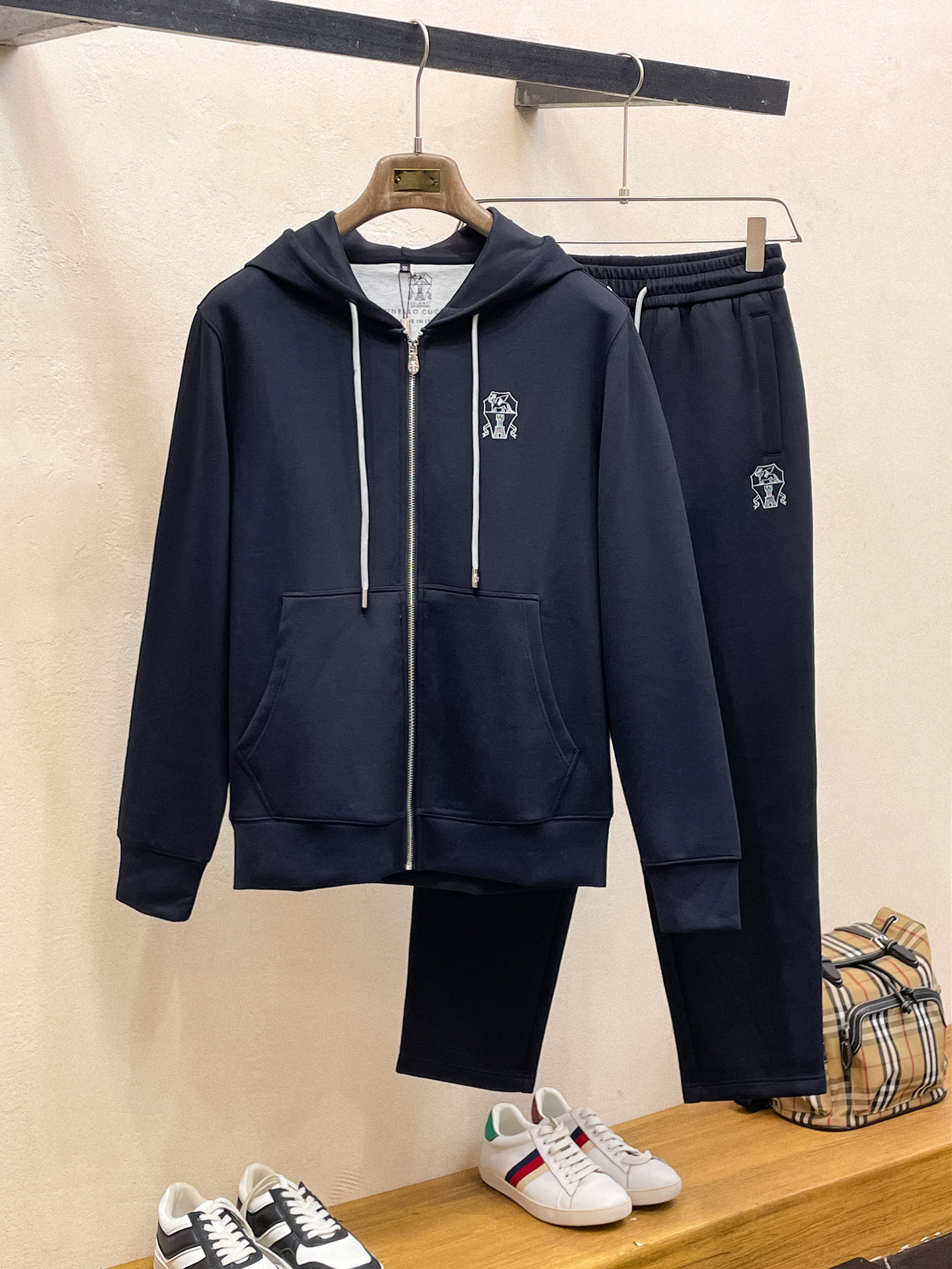 bc 2025秋冬新款专柜同款休闲空气层面料套装，透气舒适休闲！高级感满满！细节精致高档，做工无可挑剔！