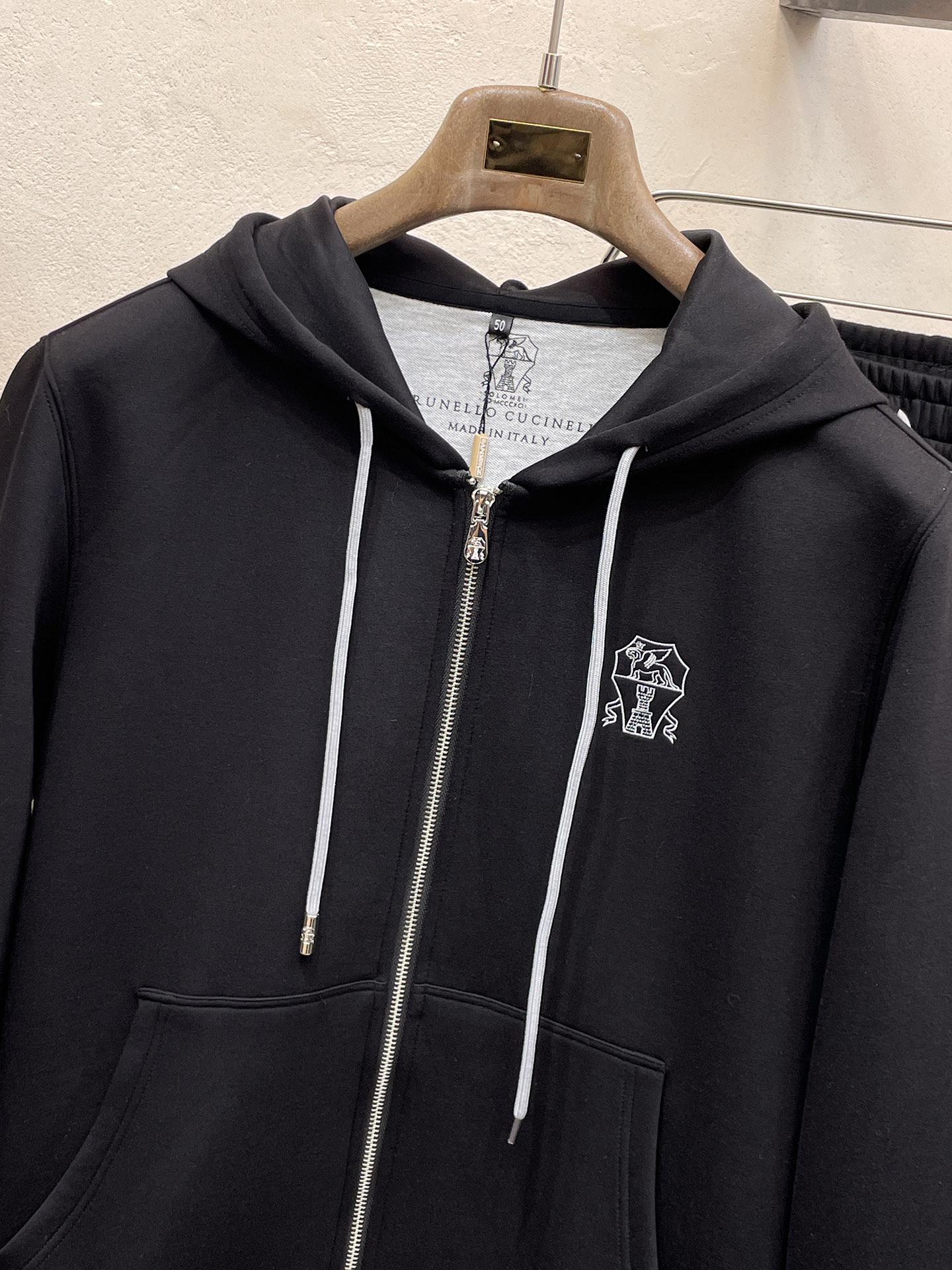 bc 2025秋冬新款专柜同款休闲空气层面料套装，透气舒适休闲！高级感满满！细节精致高档，做工无可挑剔！