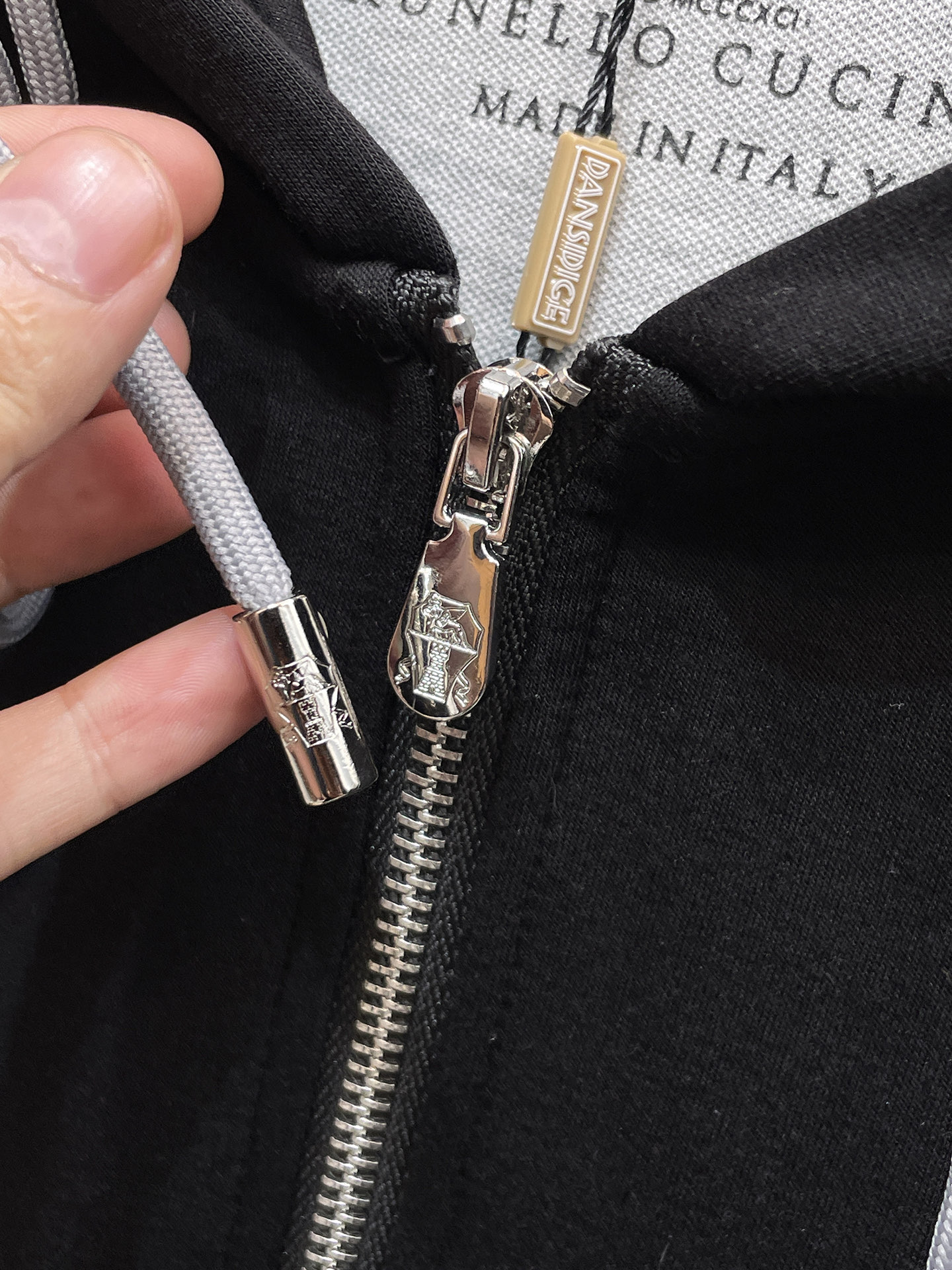 bc 2025秋冬新款专柜同款休闲空气层面料套装，透气舒适休闲！高级感满满！细节精致高档，做工无可挑剔！