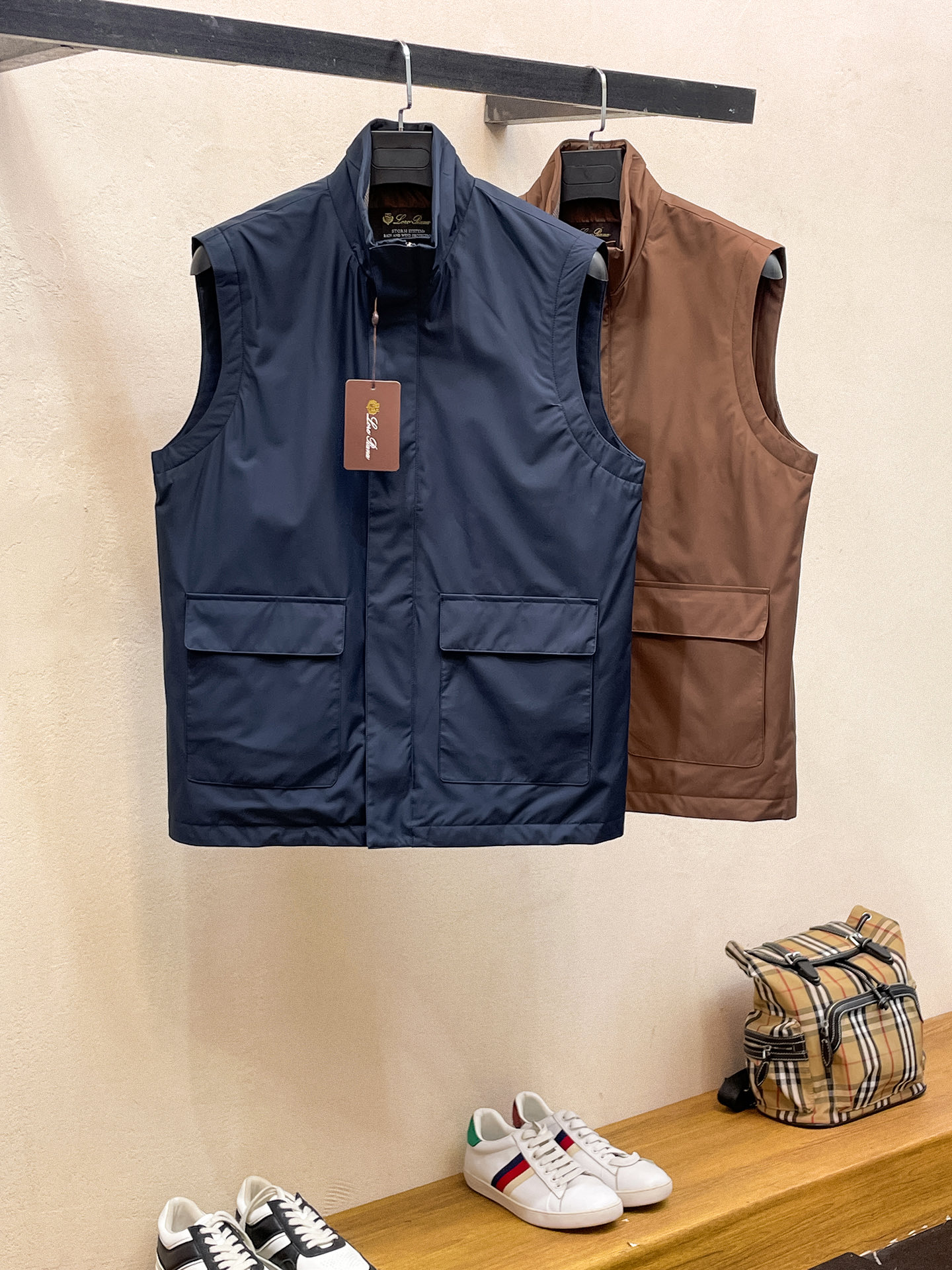 Loro Piana 马甲 2025 秋冬 新款爆款专柜新款休闲时尚夹克 超前卫设计风格 细腻舒适 穿着