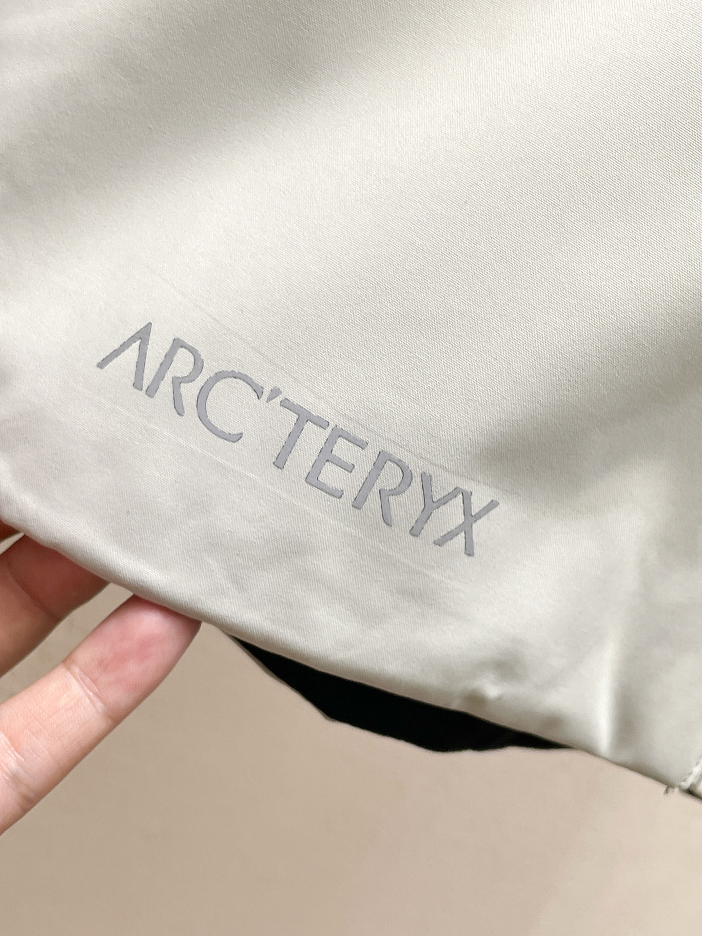 新品 始祖鸟 25ss新款轻薄硬壳冲锋衣百搭户外男女同款🔥采用原厂GORE-TEX科技面料细节辅料全部同