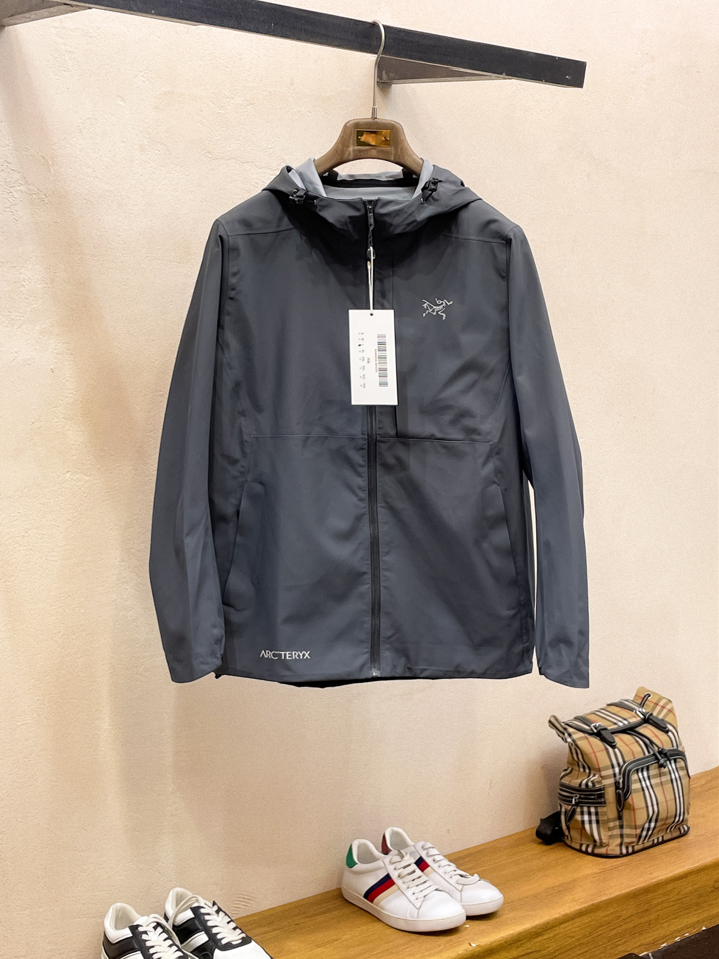 新品 始祖鸟 25ss新款轻薄硬壳冲锋衣百搭户外男女同款🔥采用原厂GORE-TEX科技面料细节辅料全部同