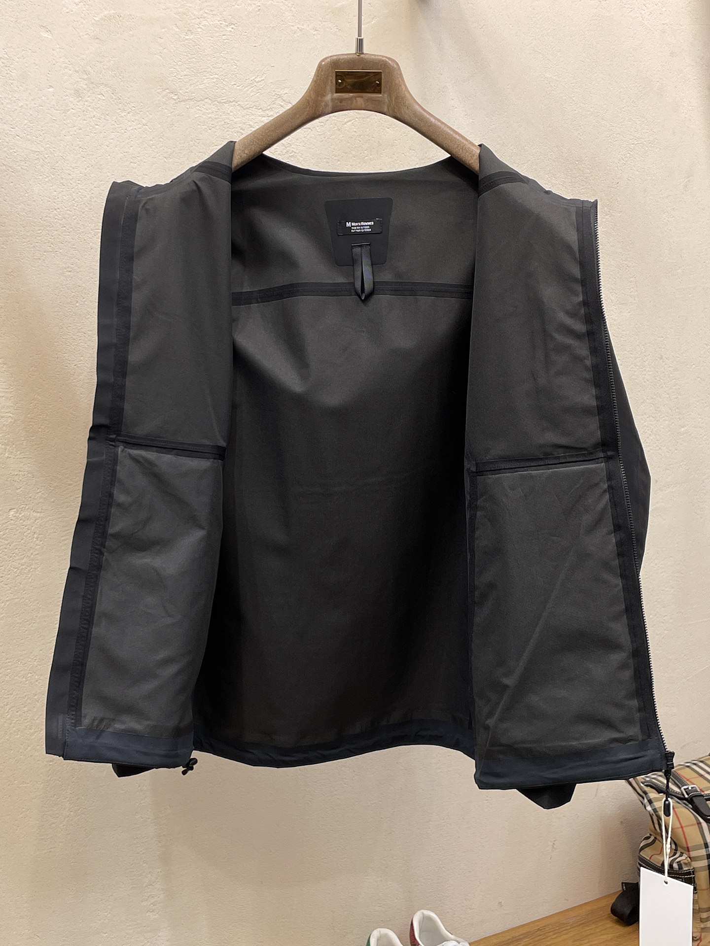 新品 始祖鸟 25ss新款轻薄硬壳冲锋衣百搭户外男女同款🔥采用原厂GORE-TEX科技面料细节辅料全部同