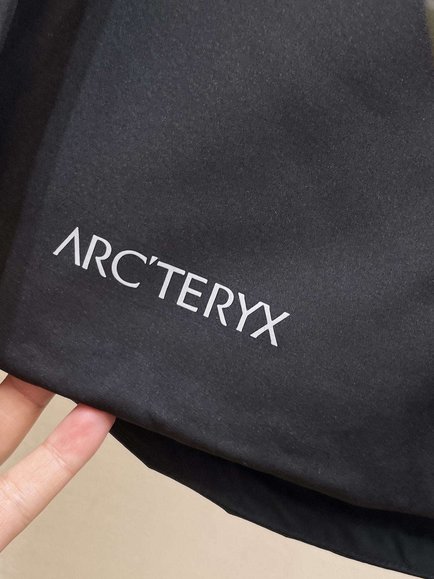 新品 始祖鸟 25ss新款轻薄硬壳冲锋衣百搭户外男女同款🔥采用原厂GORE-TEX科技面料细节辅料全部同