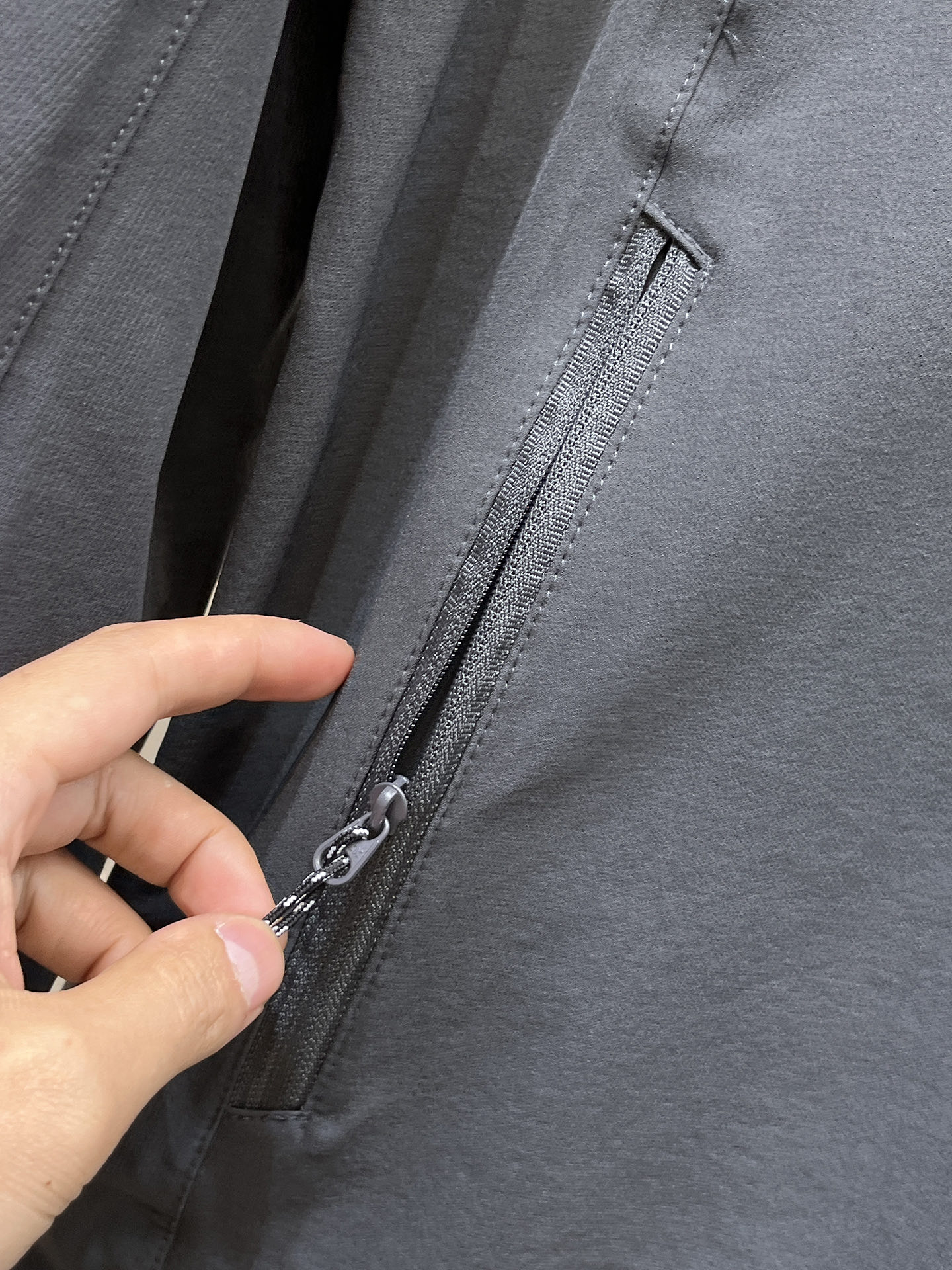 新品 始祖鸟 25ss新款轻薄硬壳冲锋衣百搭户外男女同款🔥采用原厂GORE-TEX科技面料细节辅料全部同