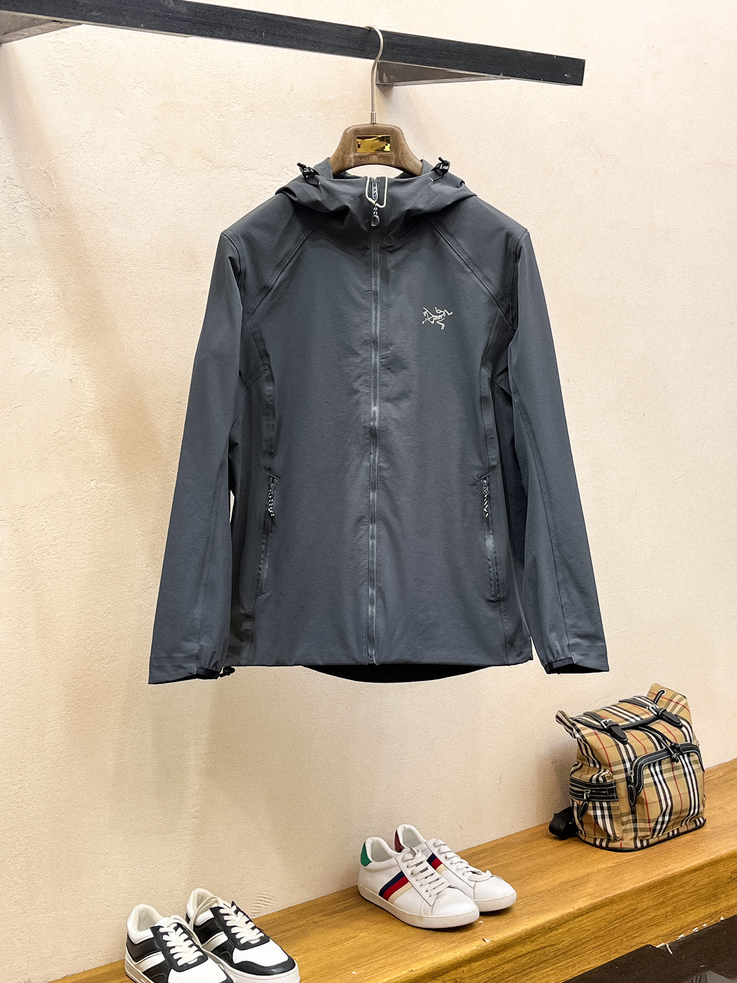 新品 始祖鸟 25ss新款轻薄硬壳冲锋衣百搭户外男女同款🔥采用原厂GORE-TEX科技面料细节辅料全部同