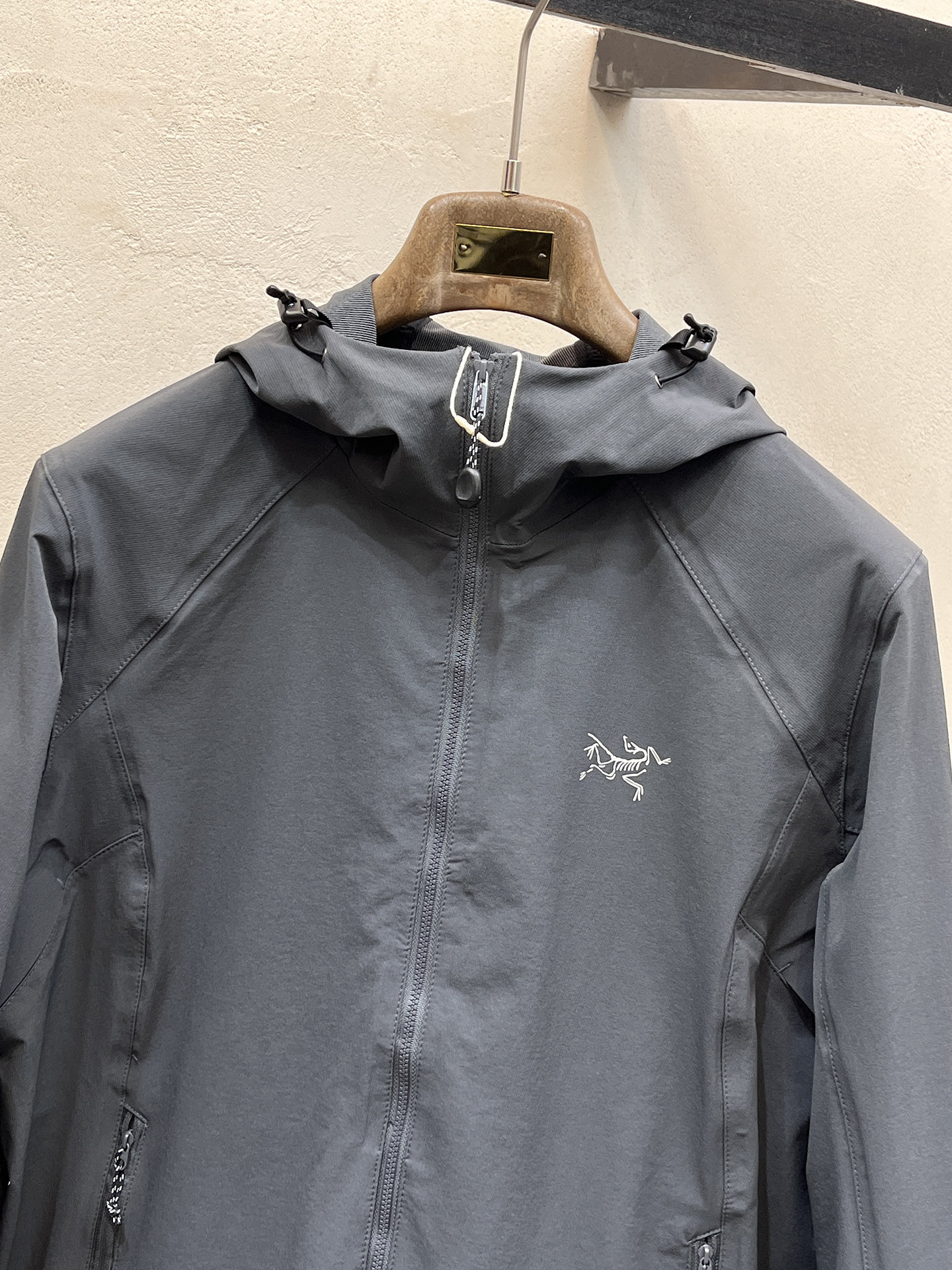 新品 始祖鸟 25ss新款轻薄硬壳冲锋衣百搭户外男女同款🔥采用原厂GORE-TEX科技面料细节辅料全部同