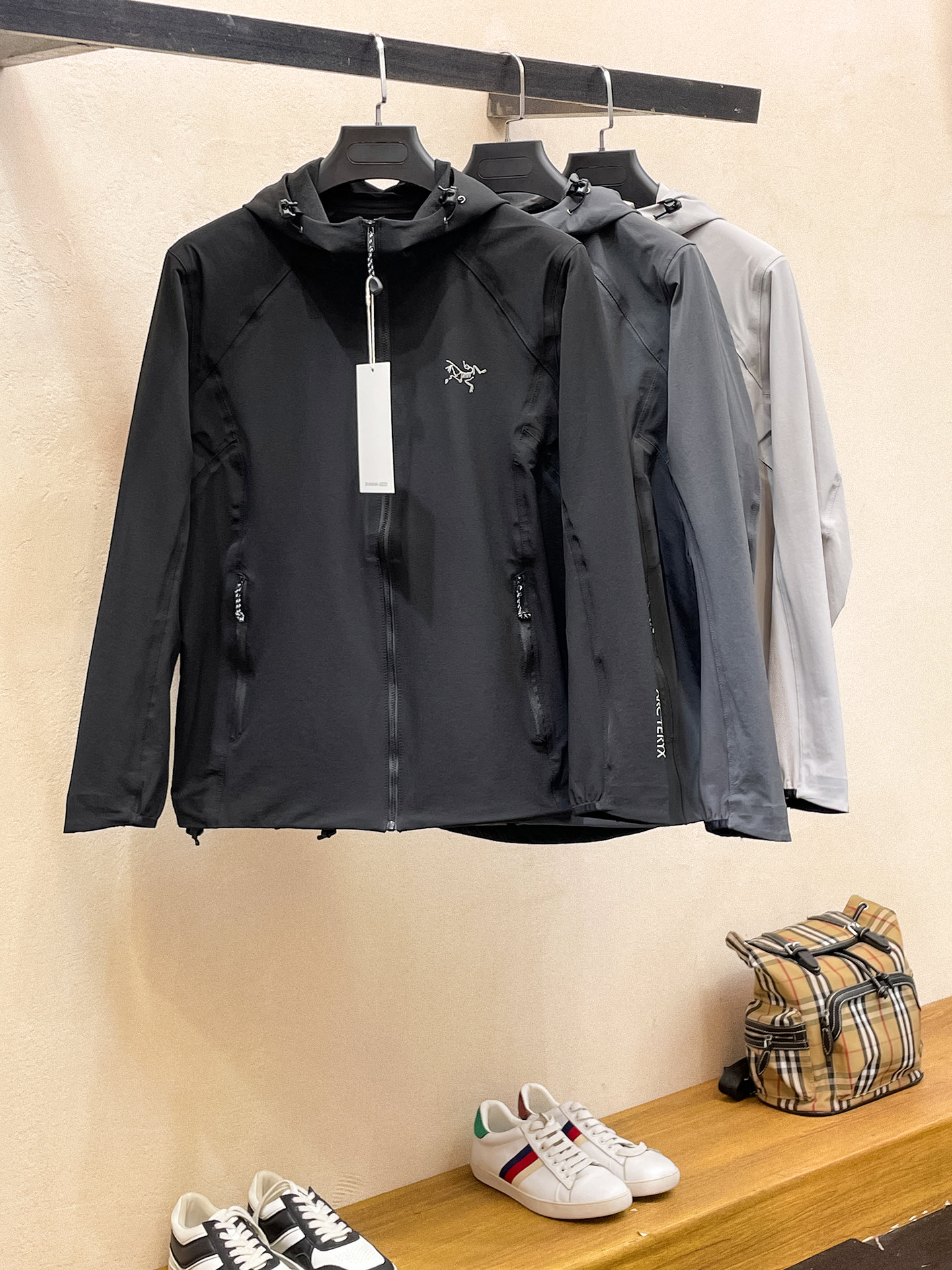 新品 始祖鸟 25ss新款轻薄硬壳冲锋衣百搭户外男女同款🔥采用原厂GORE-TEX科技面料细节辅料全部同