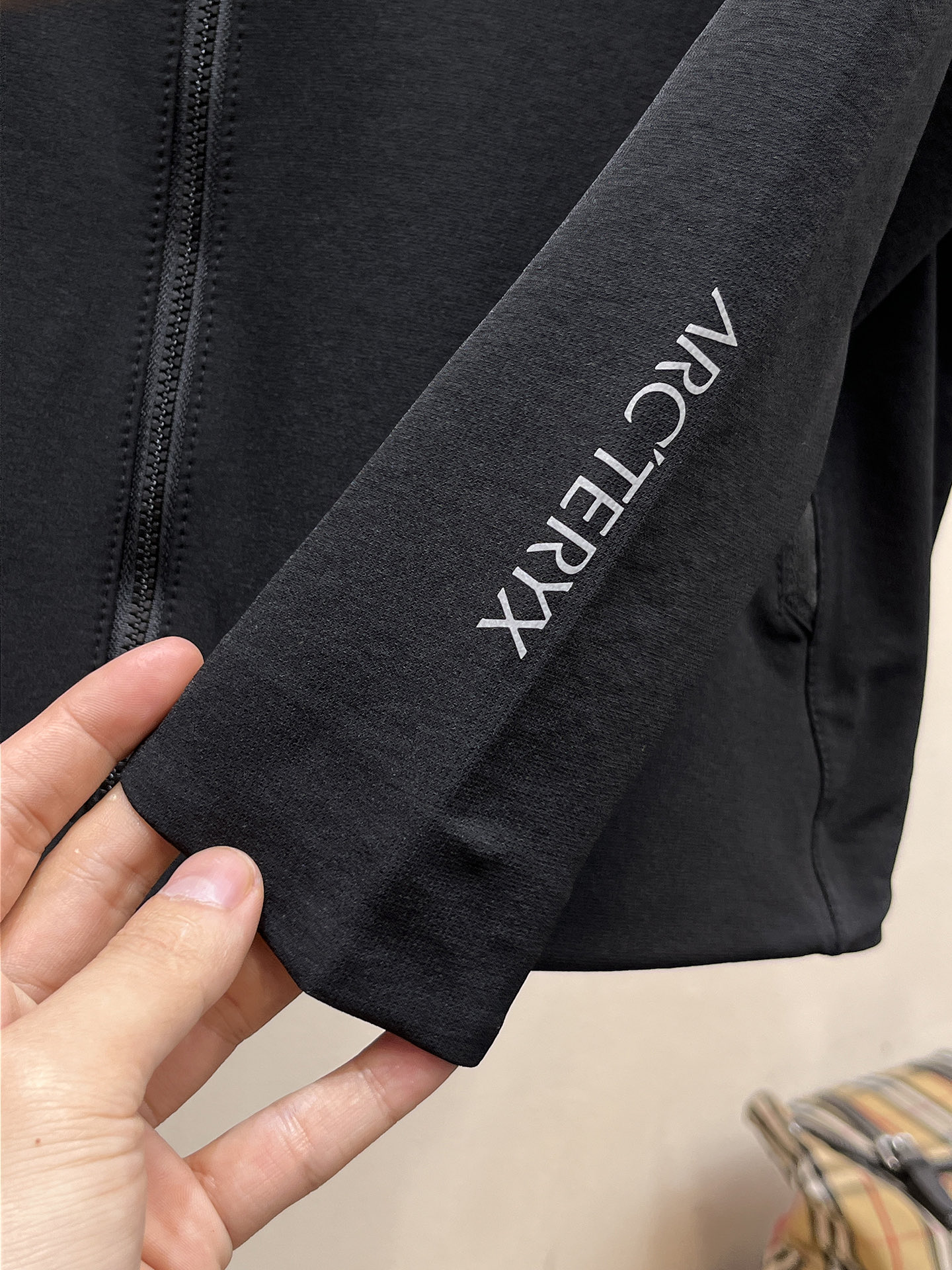 新品 始祖鸟 25ss新款轻薄硬壳冲锋衣百搭户外男女同款🔥采用原厂GORE-TEX科技面料细节辅料全部同