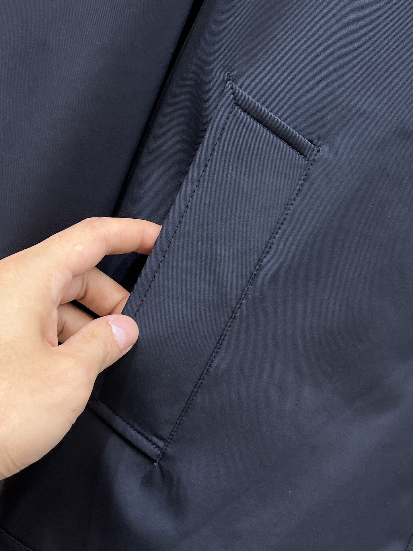 巴宝莉 2025 秋冬 新款爆款专柜新款休闲时尚夹克 超前卫设计风格 细腻舒适 穿着非常轻便不易起皱。多