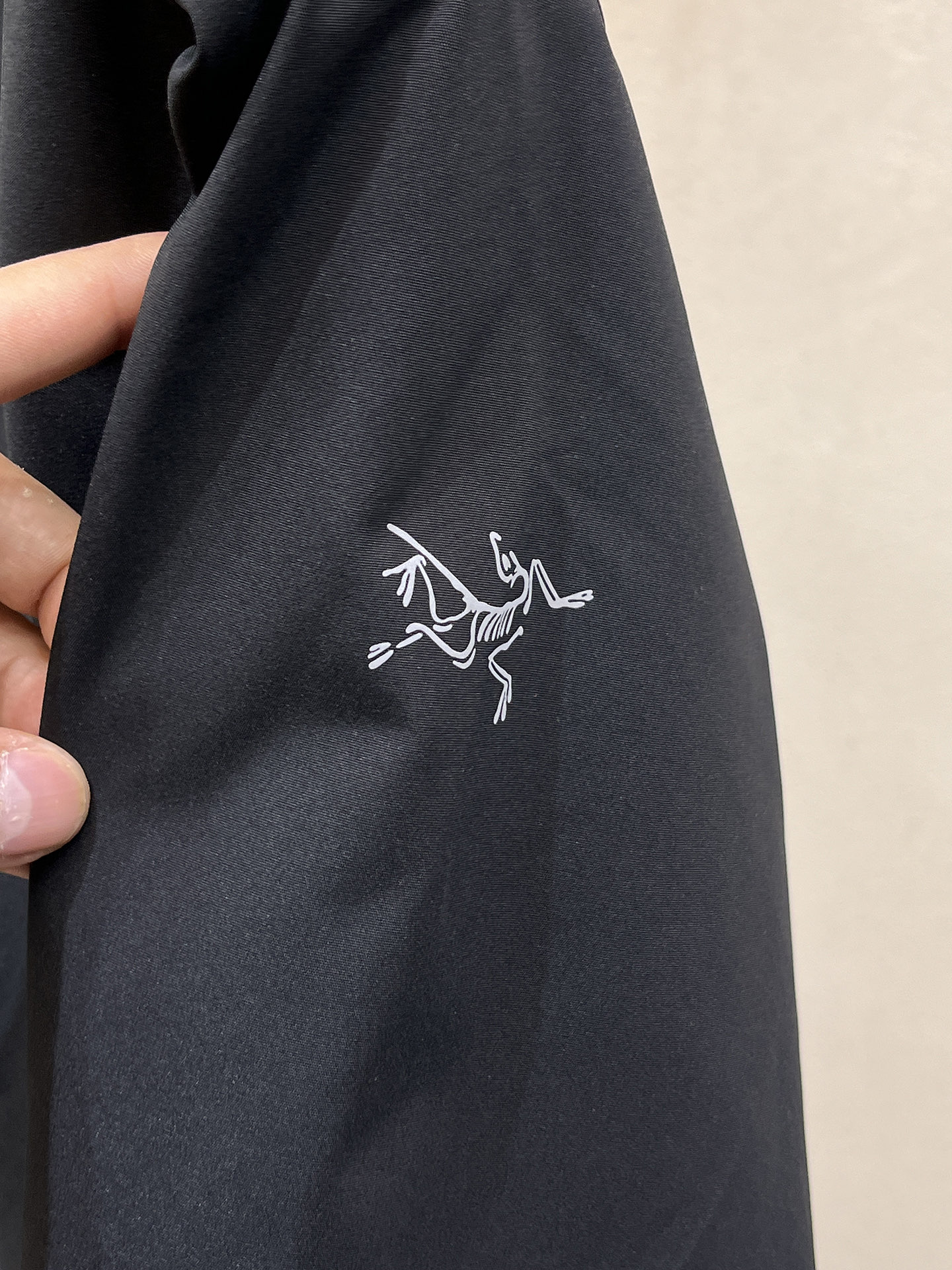 新品 始祖鸟 25ss新款轻薄硬壳冲锋衣百搭户外男女同款🔥采用原厂GORE-TEX科技面料细节辅料全部同