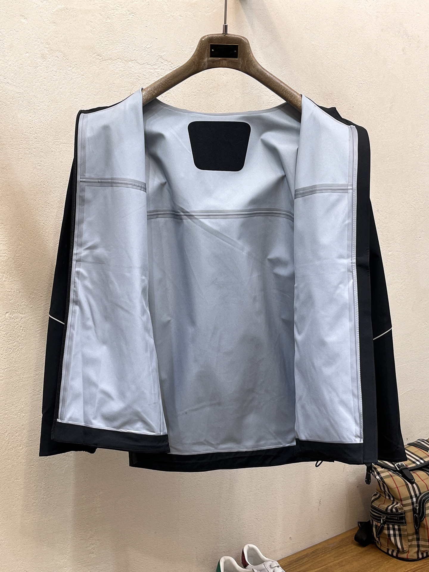 新品 始祖鸟 25ss新款轻薄硬壳冲锋衣百搭户外男女同款🔥采用原厂GORE-TEX科技面料细节辅料全部同