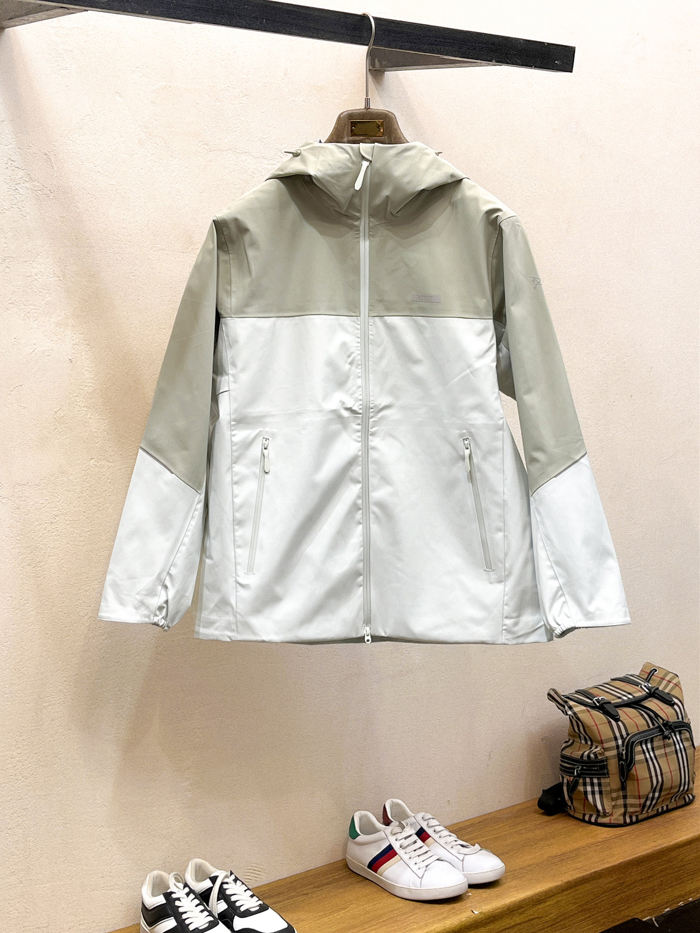 新品 始祖鸟 25ss新款轻薄硬壳冲锋衣百搭户外男女同款🔥采用原厂GORE-TEX科技面料细节辅料全部同