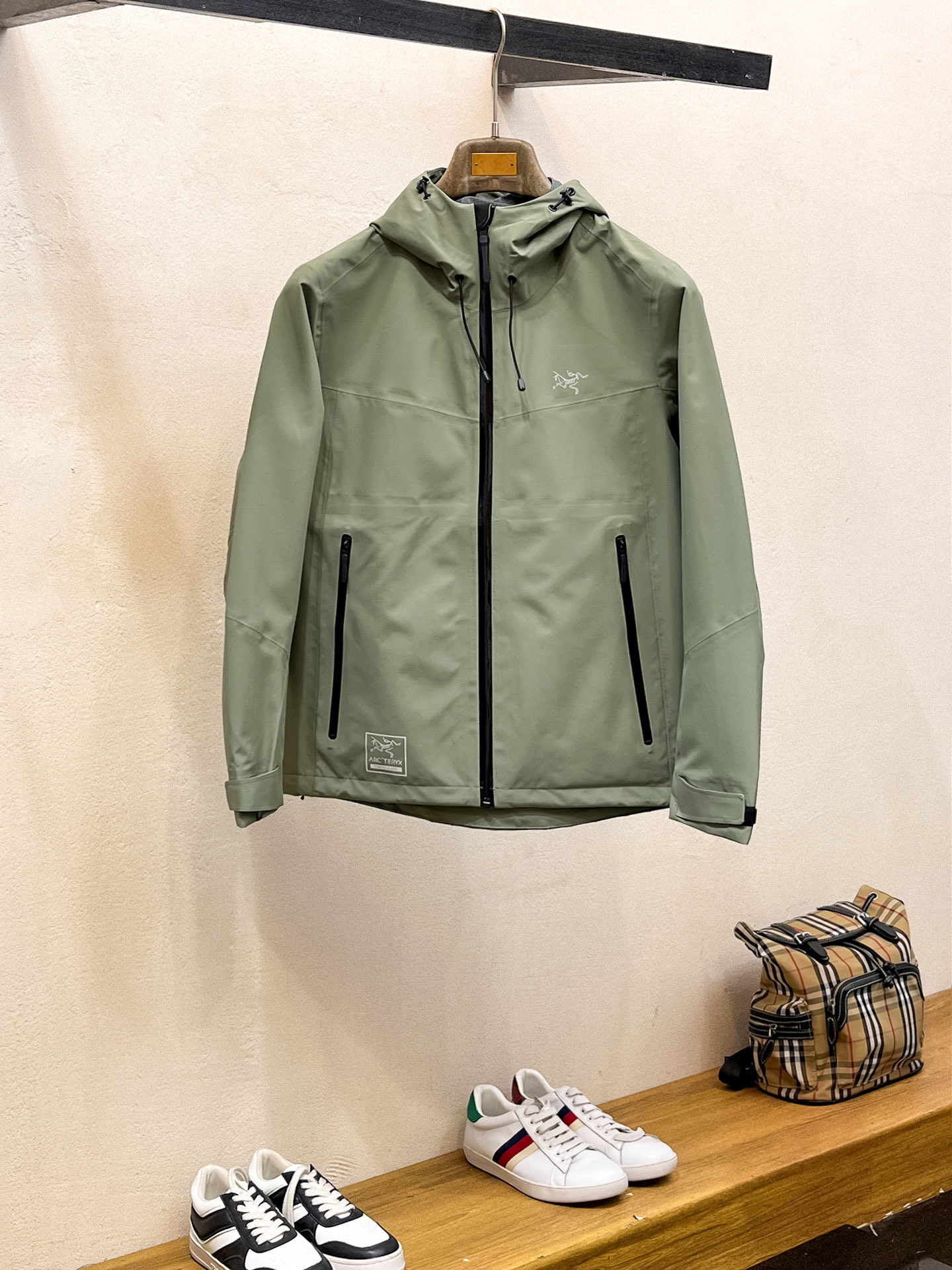 新品 始祖鸟 25ss新款轻薄硬壳冲锋衣百搭户外男女同款🔥采用原厂GORE-TEX科技面料细节辅料全部同