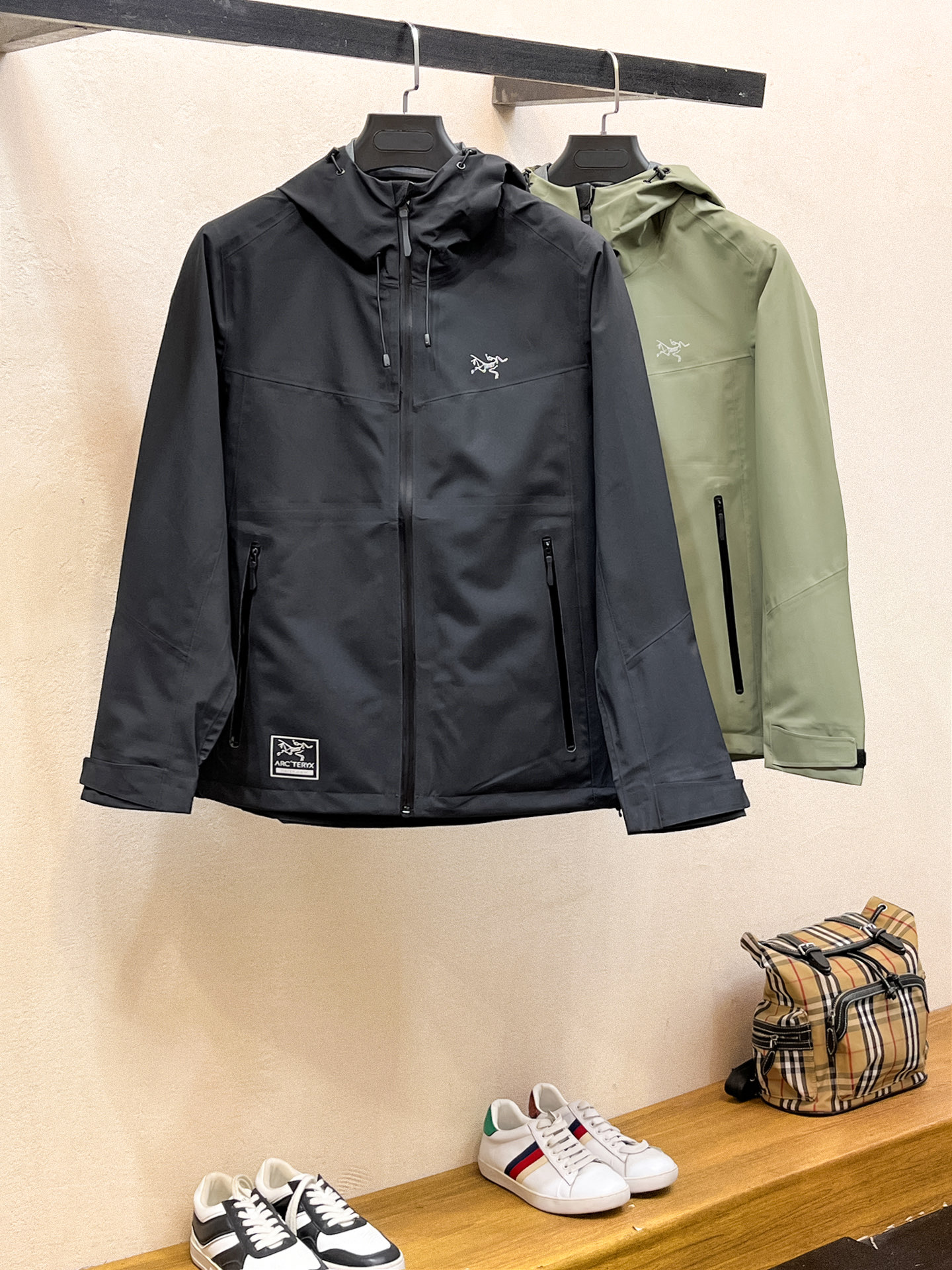 新品 始祖鸟 25ss新款轻薄硬壳冲锋衣百搭户外男女同款🔥采用原厂GORE-TEX科技面料细节辅料全部同