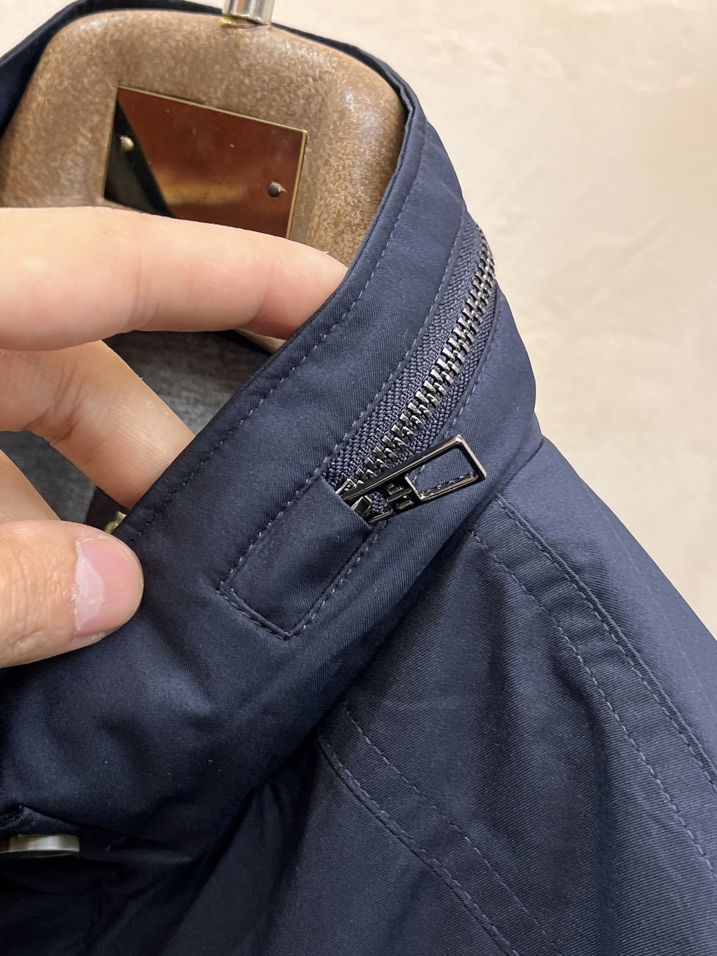 Loro Piana 秋冬 新款爆款专柜新款休闲时尚夹克 超前卫设计风格 细腻舒适 穿着非常轻便不易起皱