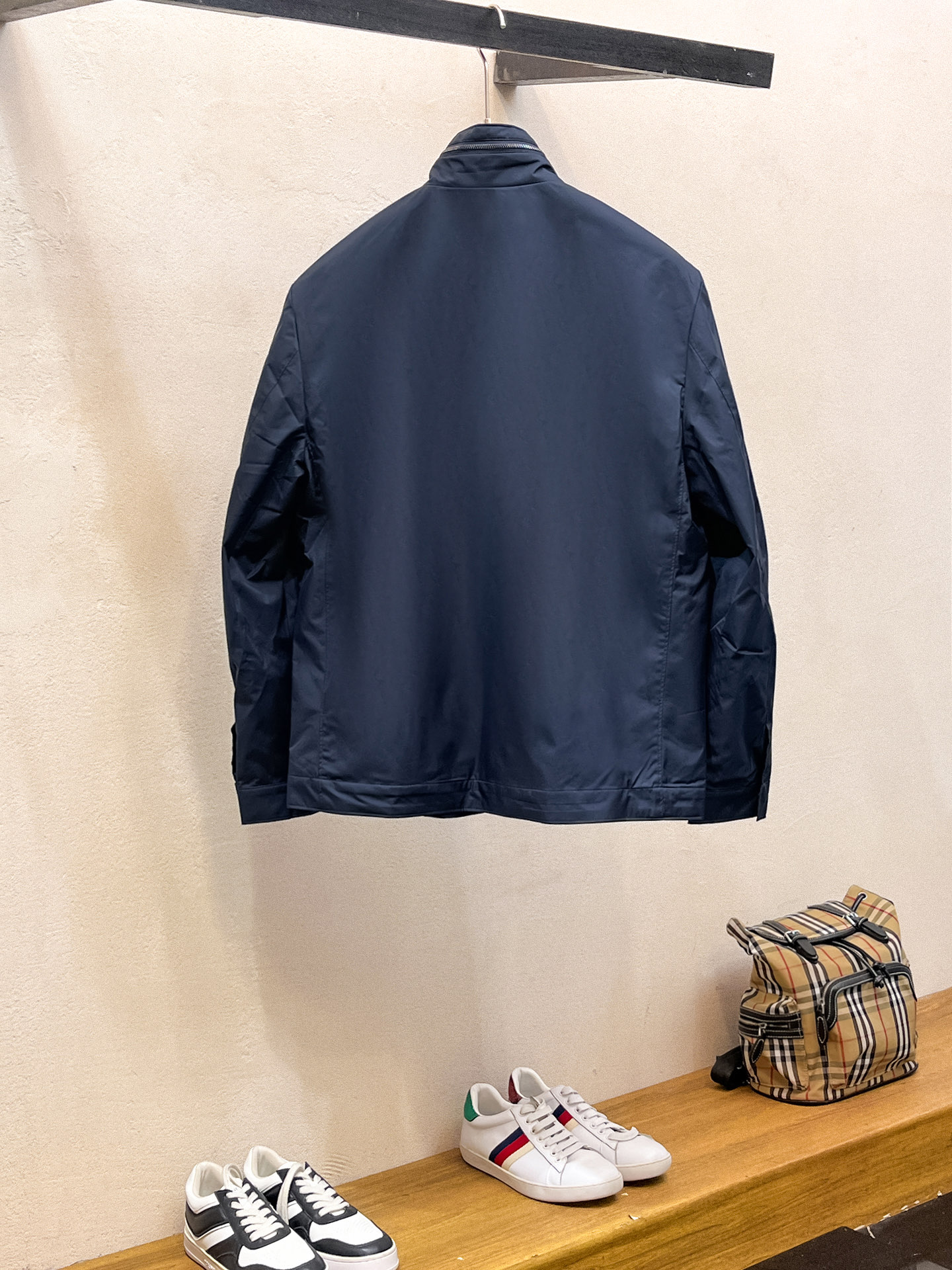 Loro Piana 秋冬 新款爆款专柜新款休闲时尚夹克 超前卫设计风格 细腻舒适 穿着非常轻便不易起皱