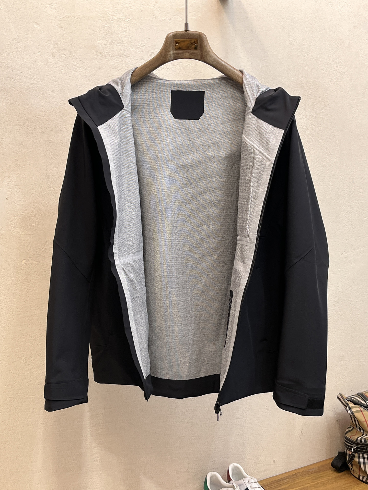 新品 始祖鸟 25ss新款轻薄硬壳冲锋衣百搭户外男女同款🔥采用原厂GORE-TEX科技面料细节辅料全部同