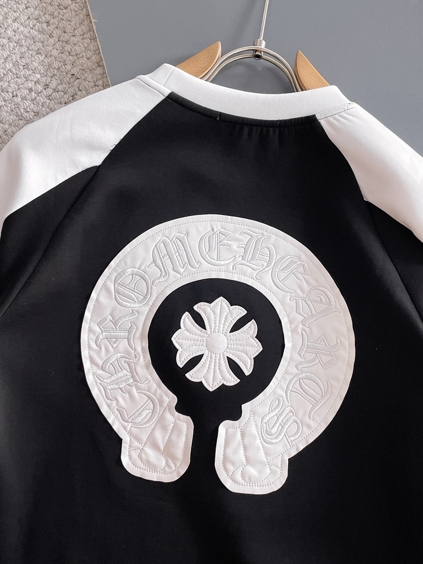 Chrome hearts men Crow Heart 2026 Autumn and Winter Men's letter logo pullover space cotton sweatshirt, classic OS version, simple yet stylish. Daily sports, leisure and business without pressure — photo 8