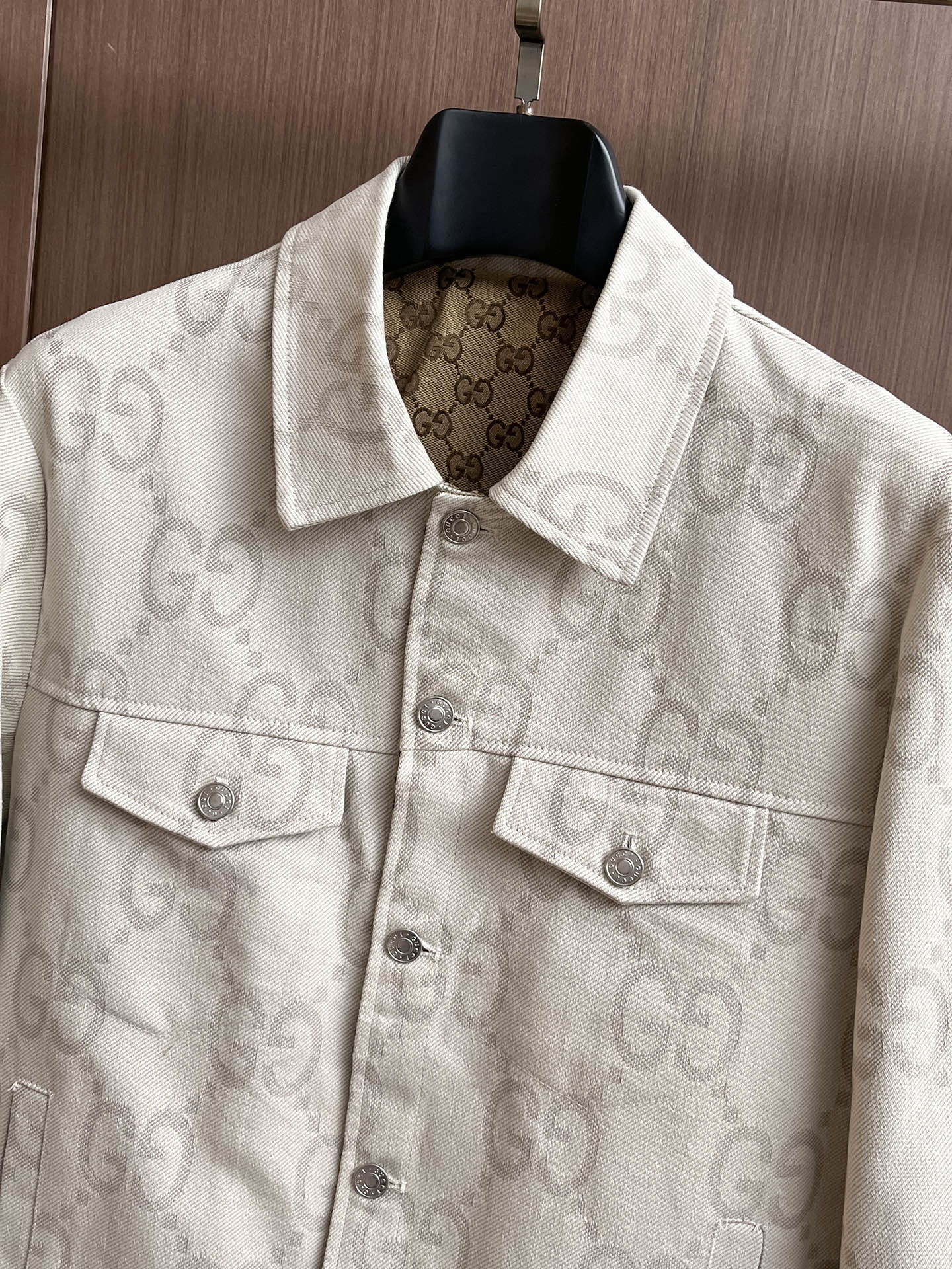 古驰 2025 秋冬 牛仔外套 新款爆款专柜新款休闲时尚夹克 超前卫设计风格 细腻舒适 穿着非常轻便不易