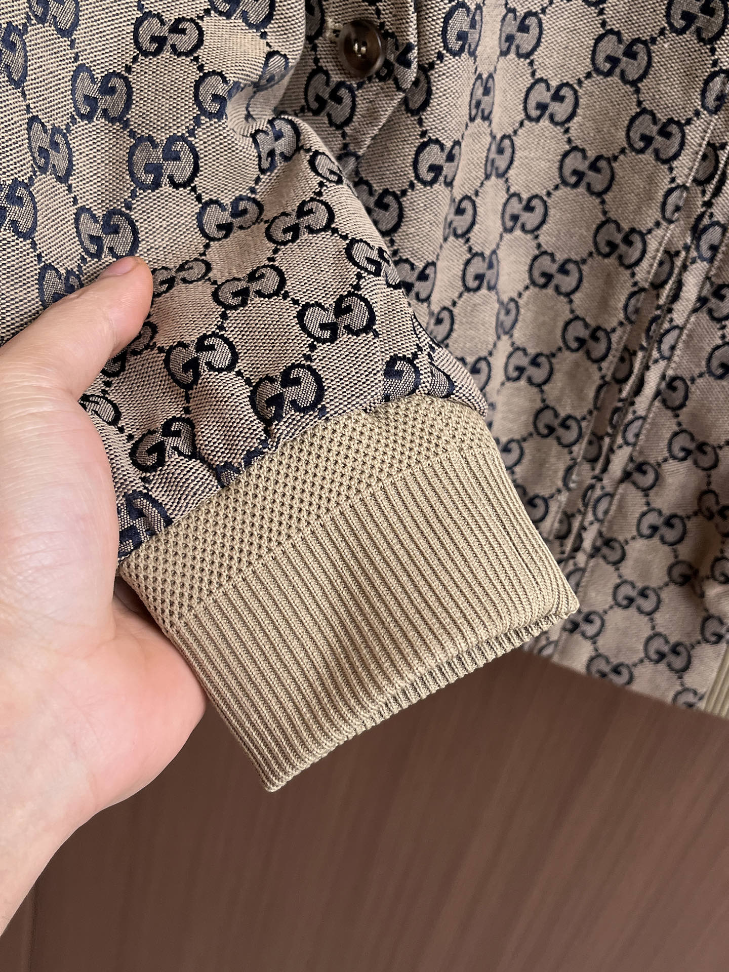 古驰 2025 秋冬 牛仔外套 新款爆款专柜新款休闲时尚夹克 超前卫设计风格 细腻舒适 穿着非常轻便不易