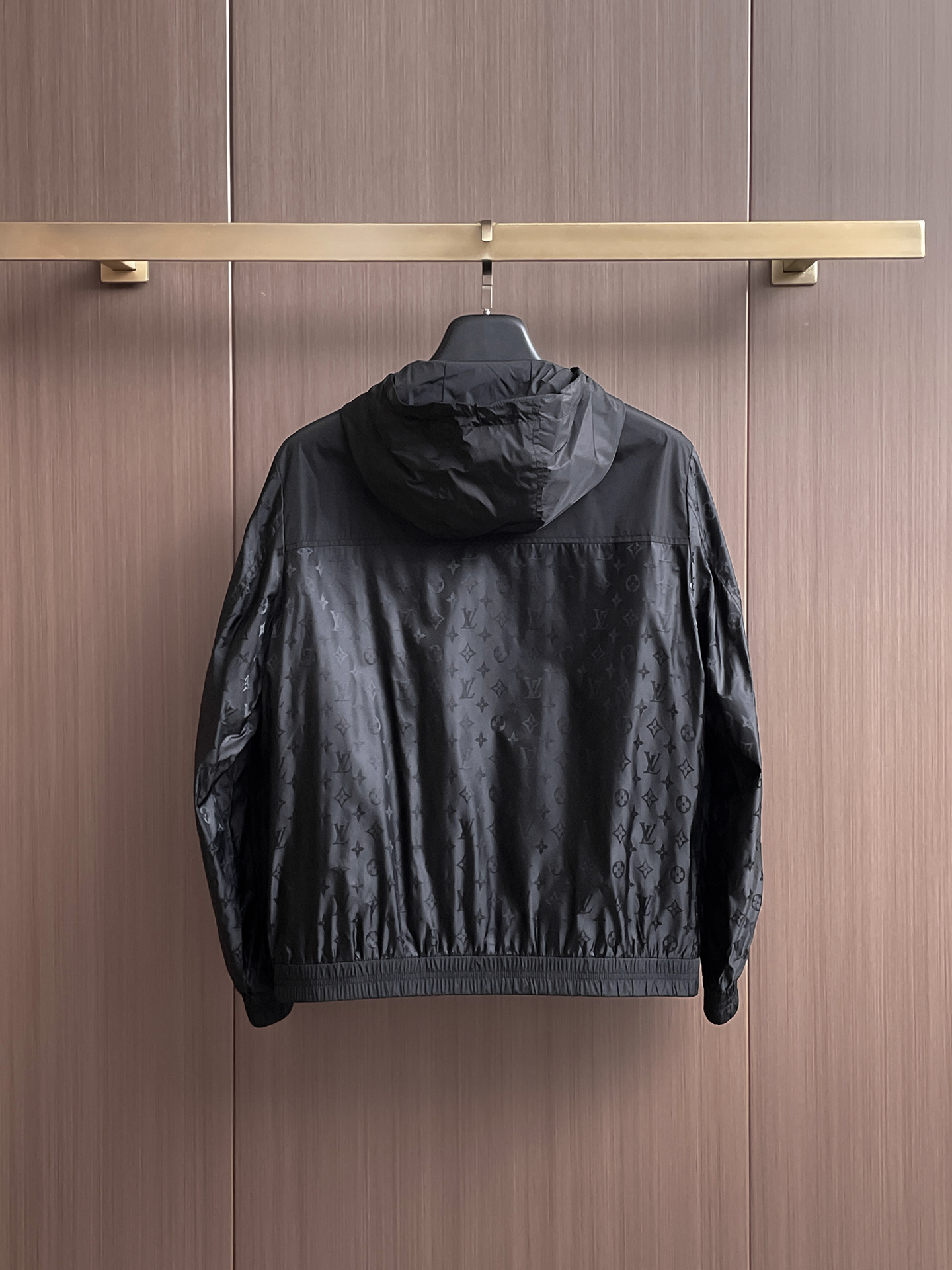 LV 2025 秋冬 新款爆款专柜新款休闲时尚夹克 超前卫设计风格 细腻舒适 穿着非常轻便不易起皱。多重