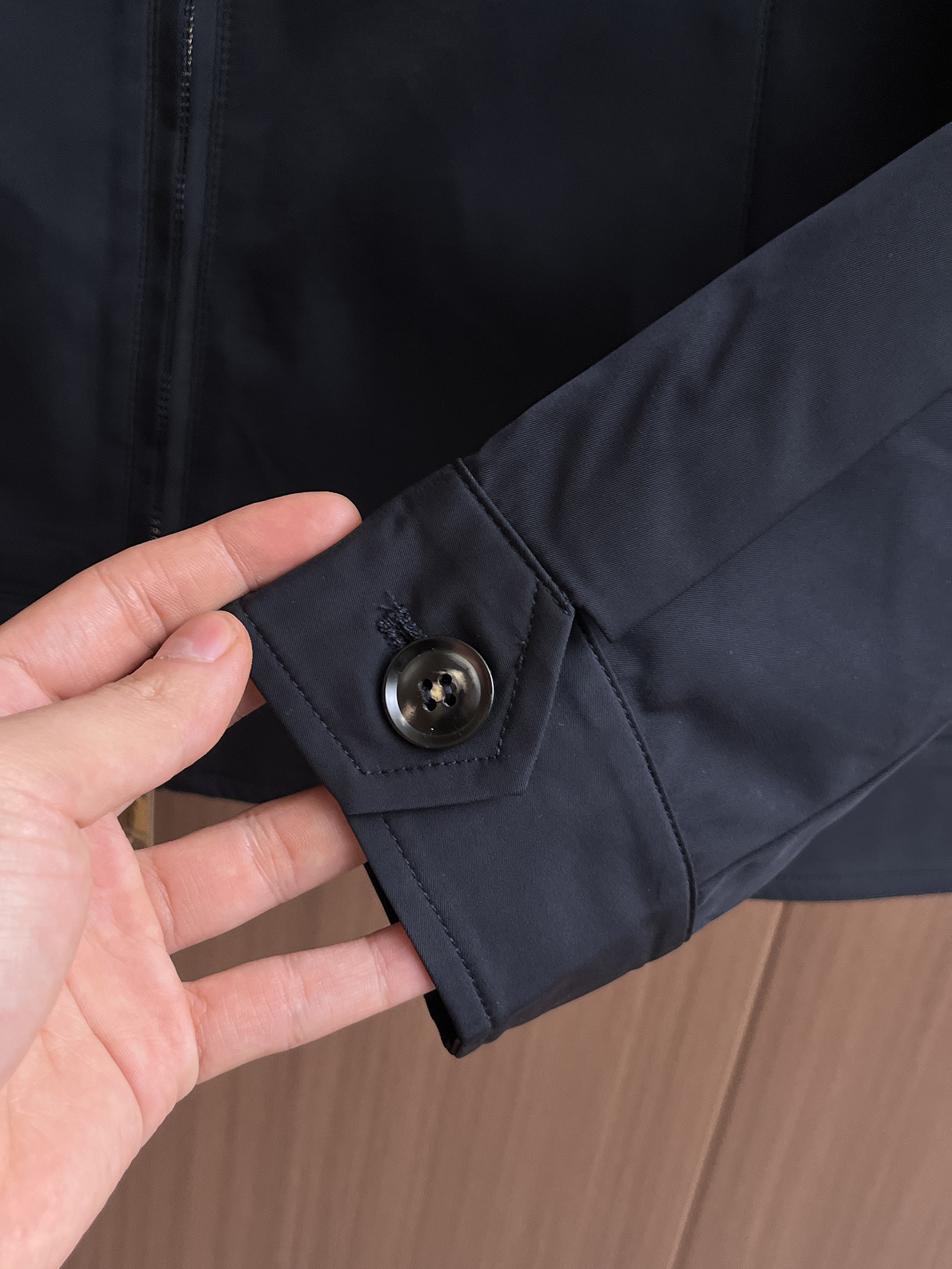 巴宝莉 2025 秋冬 新款爆款专柜新款休闲时尚夹克 超前卫设计风格 细腻舒适 穿着非常轻便不易起皱。多