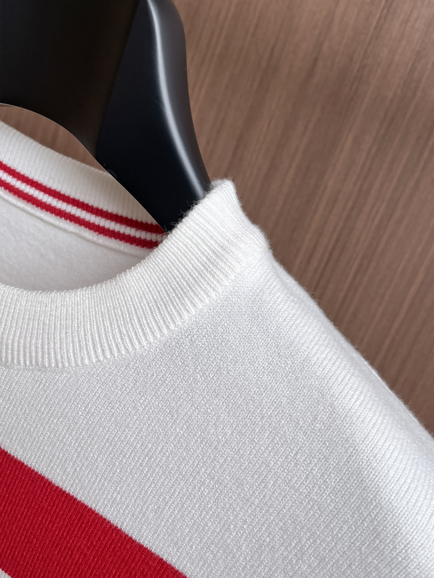 蒙口 毛衣 2025秋冬最新系列，专柜1:1顶级复刻，全品相！加厚款，潮人必备单品！懂货的老铁赶紧下手，