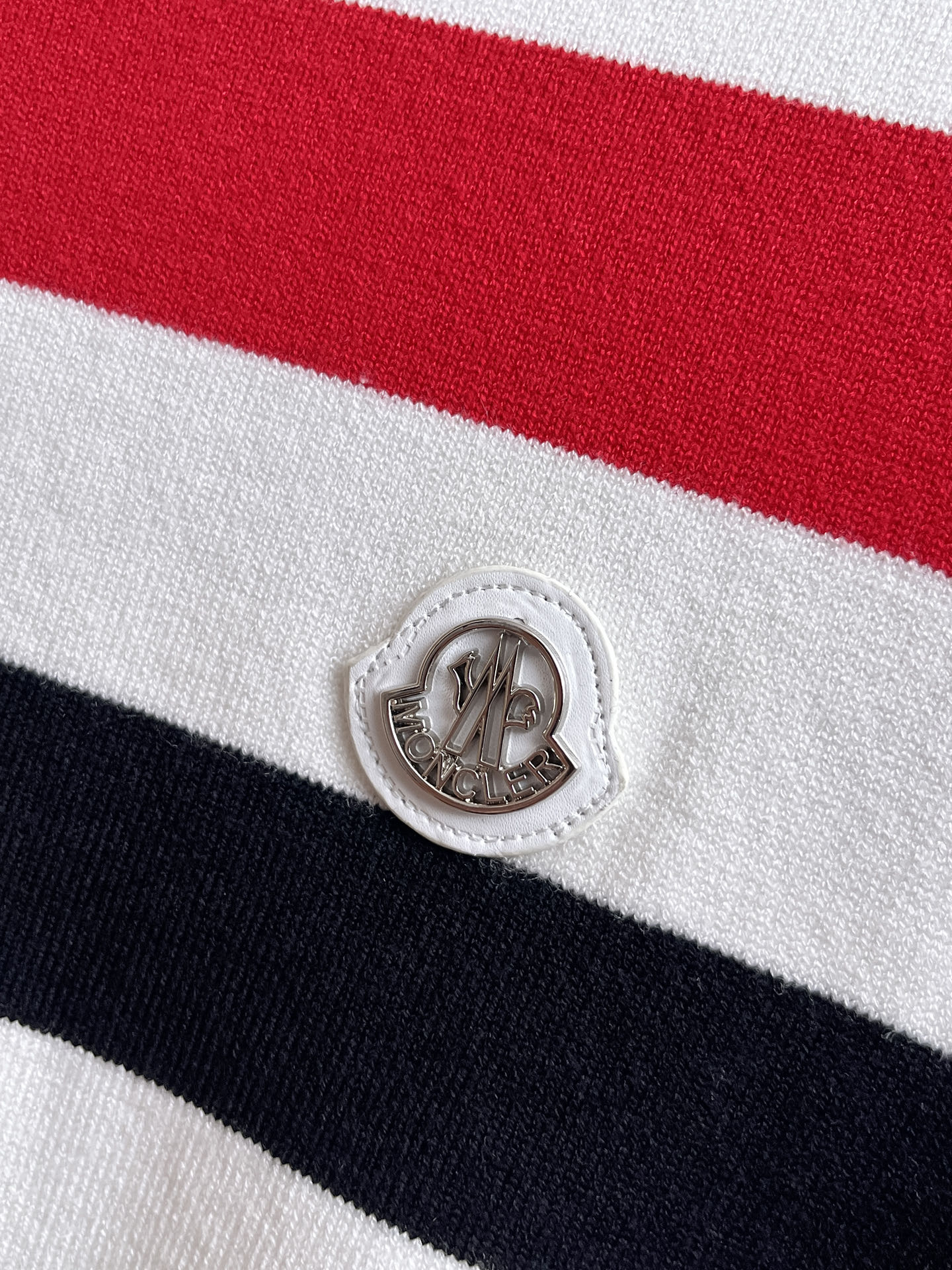 蒙口 毛衣 2025秋冬最新系列，专柜1:1顶级复刻，全品相！加厚款，潮人必备单品！懂货的老铁赶紧下手，