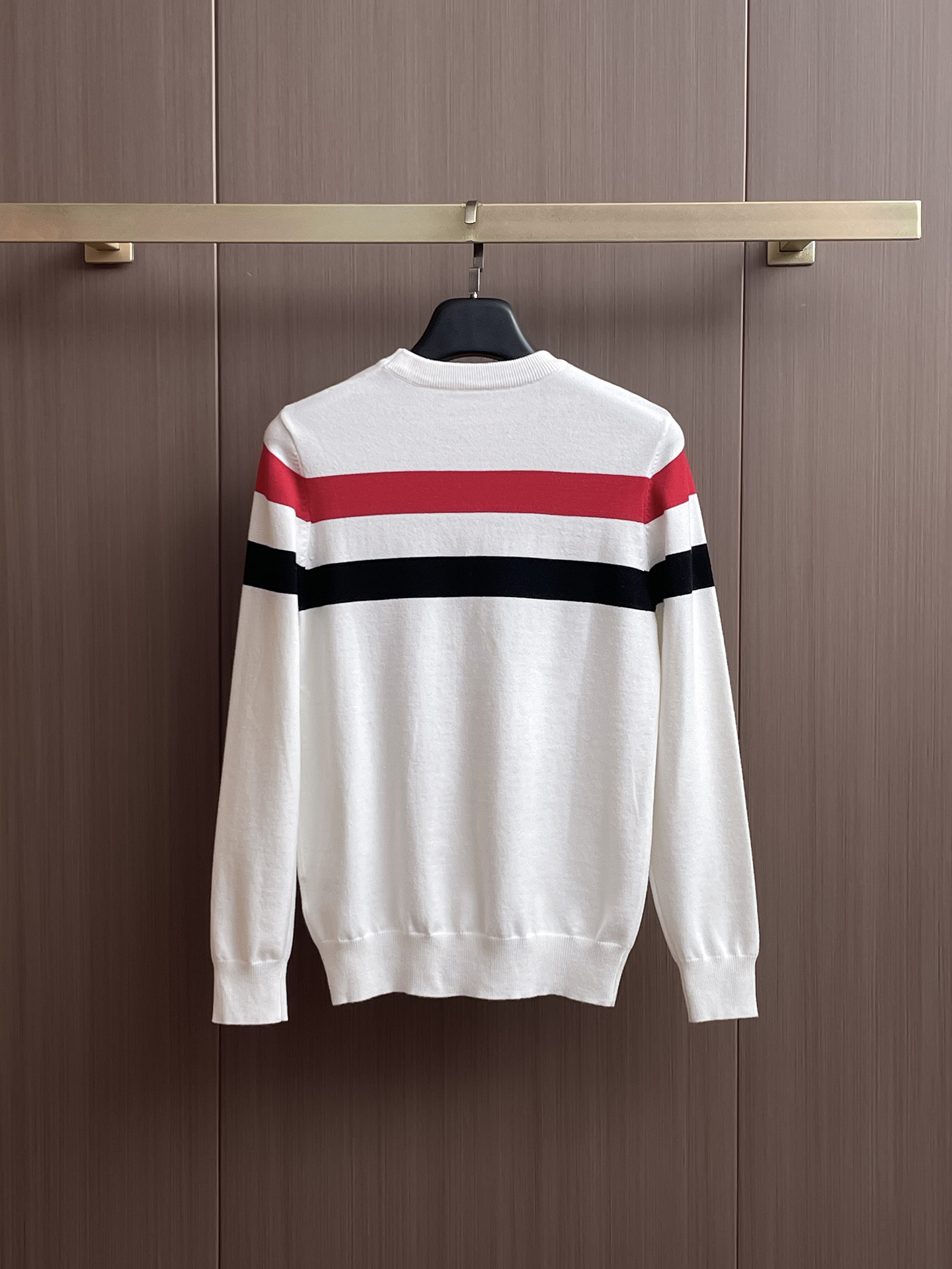 蒙口 毛衣 2025秋冬最新系列，专柜1:1顶级复刻，全品相！加厚款，潮人必备单品！懂货的老铁赶紧下手，