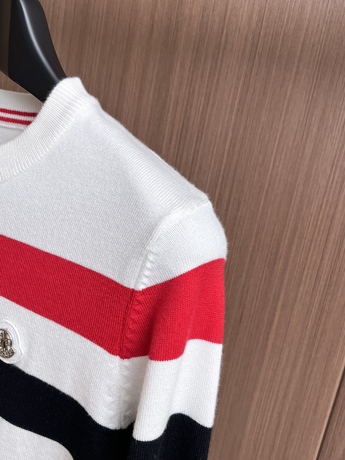 蒙口 毛衣 2025秋冬最新系列，专柜1:1顶级复刻，全品相！加厚款，潮人必备单品！懂货的老铁赶紧下手，