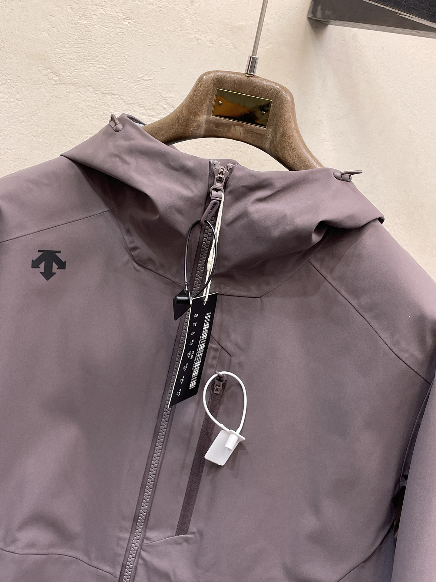 新品 迪桑特 25ss新款轻薄硬壳冲锋衣百搭户外男女同款🔥采用原厂GORE-TEX科技面料细节辅料全部同