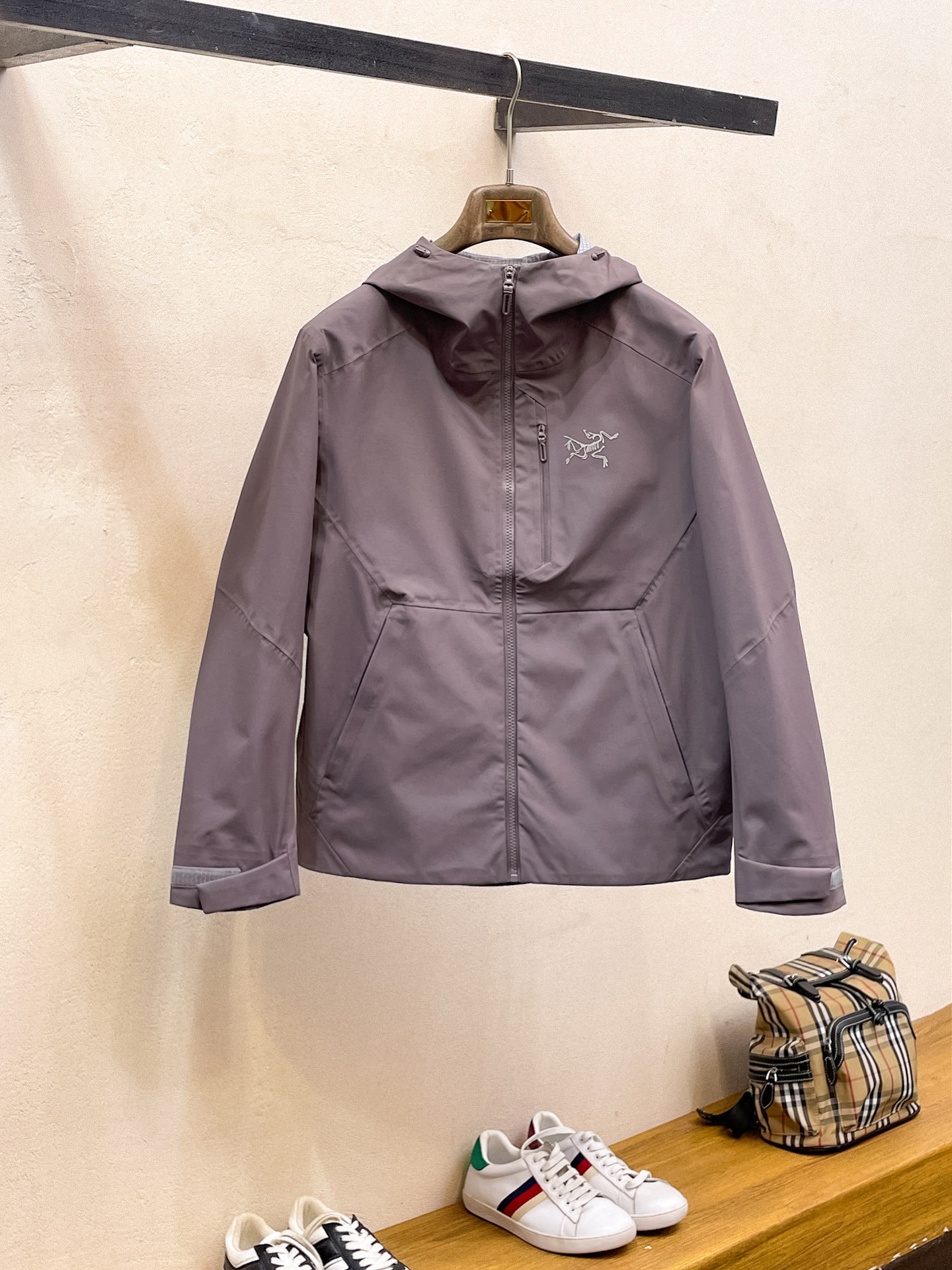 新品 始祖鸟 25ss新款轻薄硬壳冲锋衣百搭户外男女同款🔥采用原厂GORE-TEX科技面料细节辅料全部同