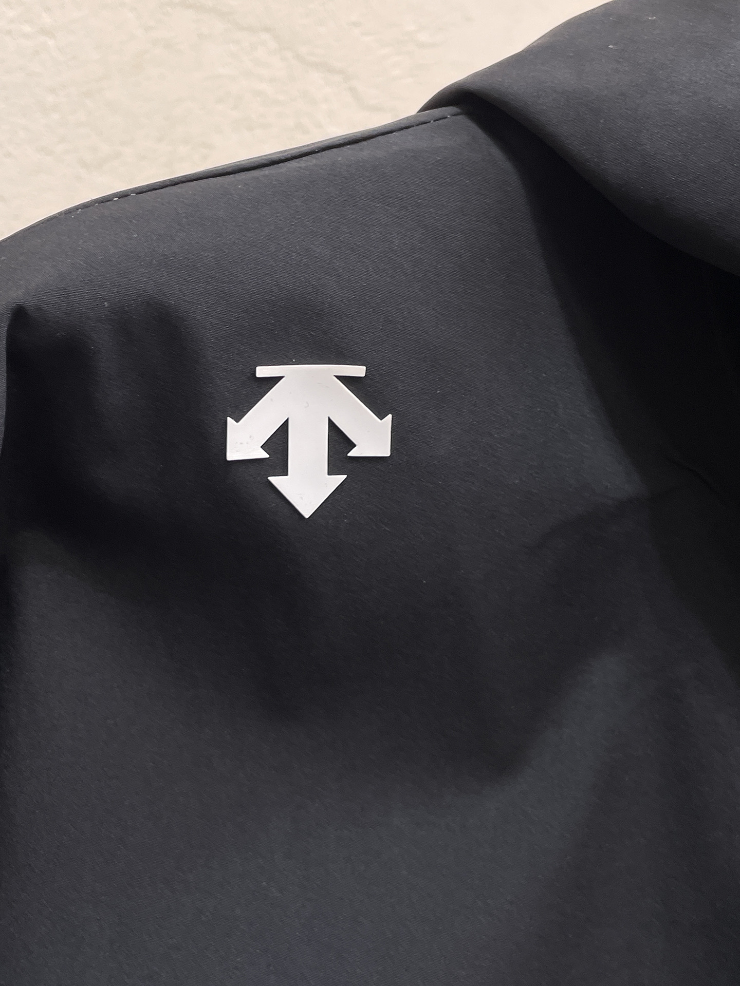 新品 迪桑特 25ss新款轻薄硬壳冲锋衣百搭户外男女同款🔥采用原厂GORE-TEX科技面料细节辅料全部同