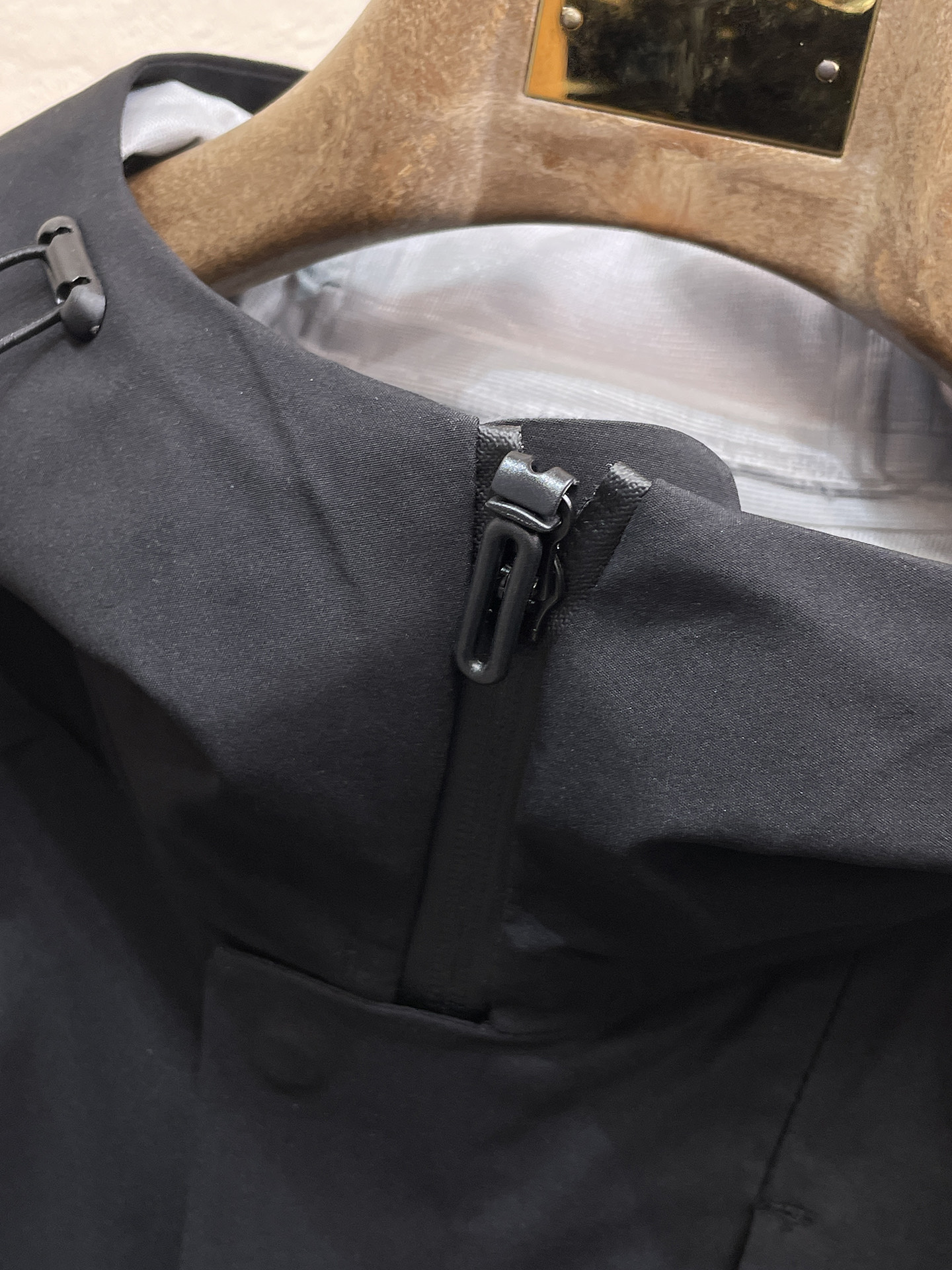 新品 迪桑特 25ss新款轻薄硬壳冲锋衣百搭户外男女同款🔥采用原厂GORE-TEX科技面料细节辅料全部同