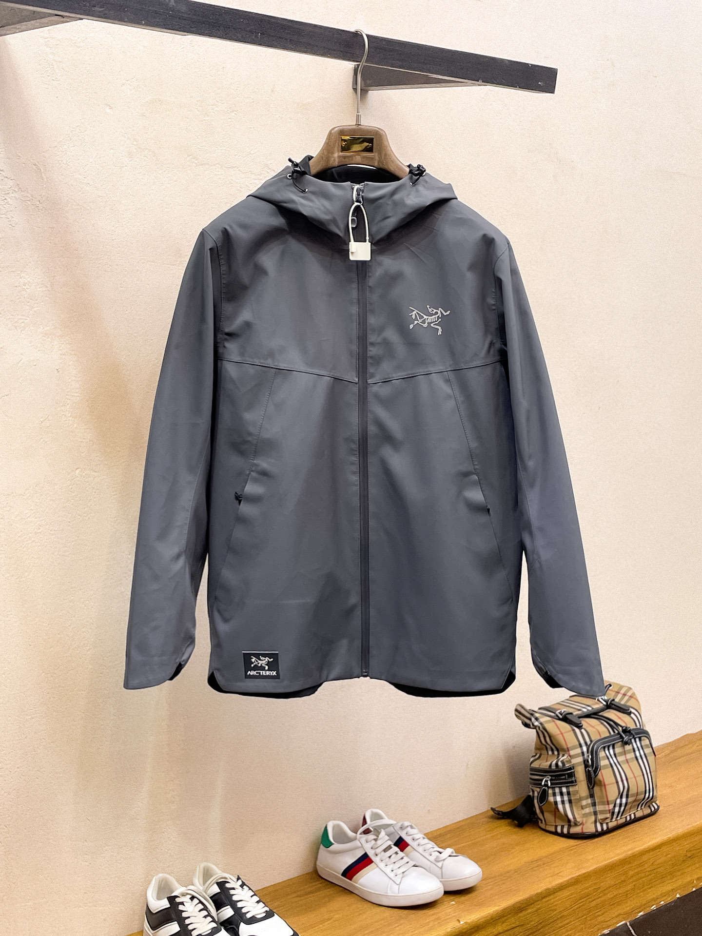 新品 始祖鸟 25ss新款轻薄硬壳冲锋衣百搭户外男女同款🔥采用原厂GORE-TEX科技面料细节辅料全部同