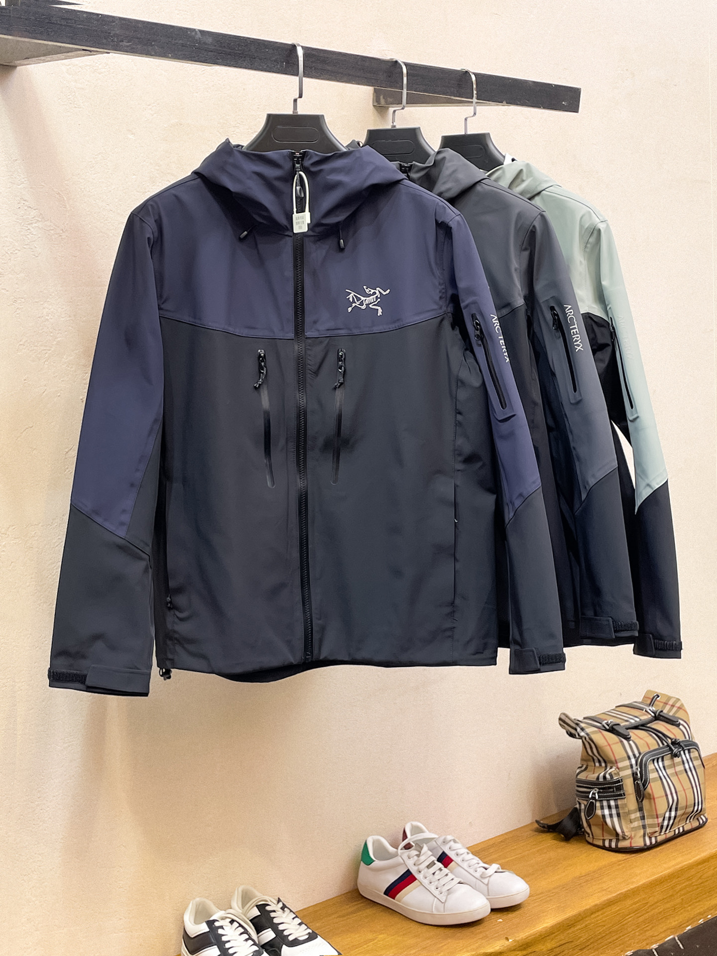 新品 始祖鸟 25ss新款轻薄硬壳冲锋衣百搭户外男女同款🔥采用原厂GORE-TEX科技面料细节辅料全部同