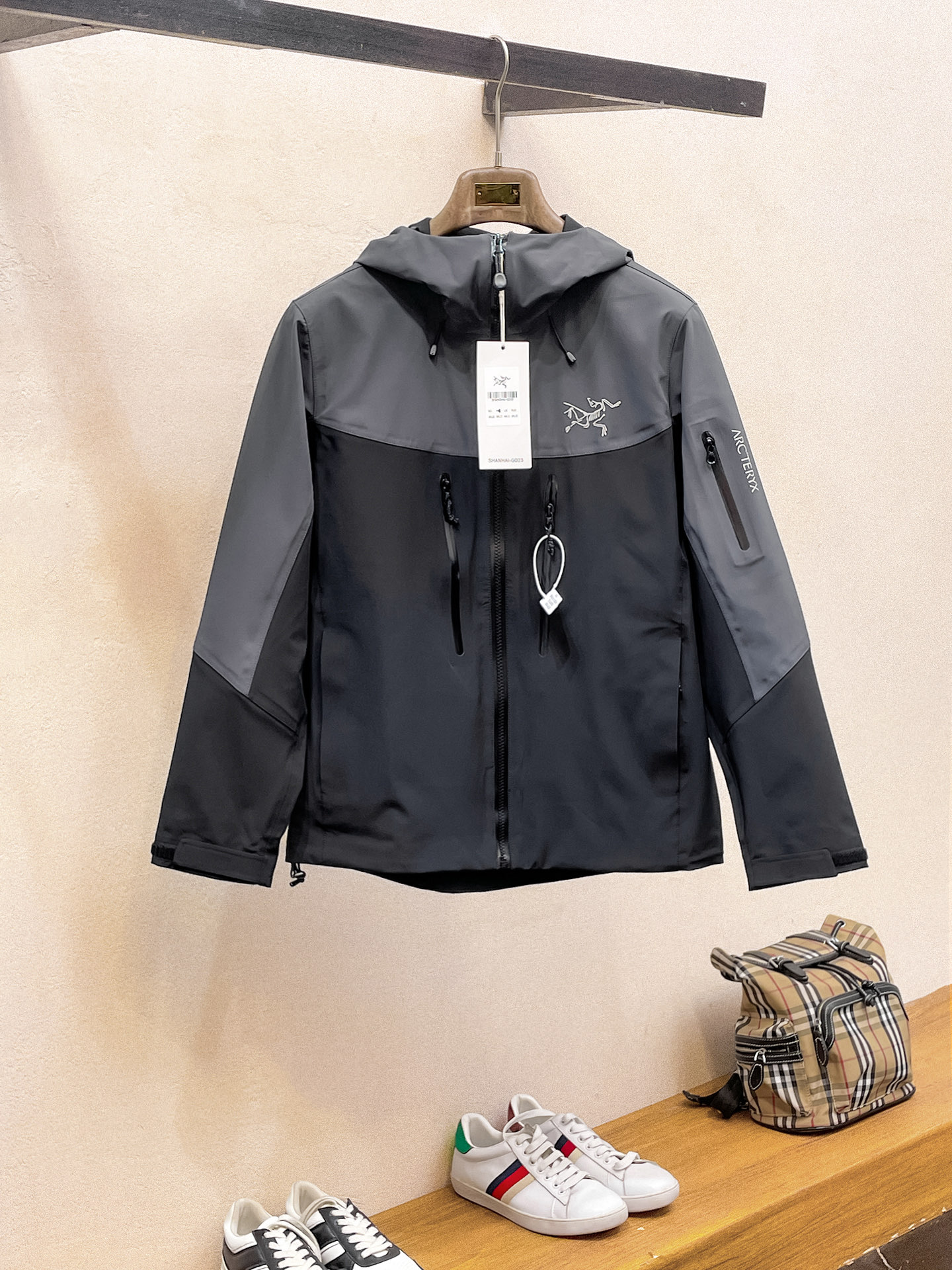 新品 始祖鸟 25ss新款轻薄硬壳冲锋衣百搭户外男女同款🔥采用原厂GORE-TEX科技面料细节辅料全部同