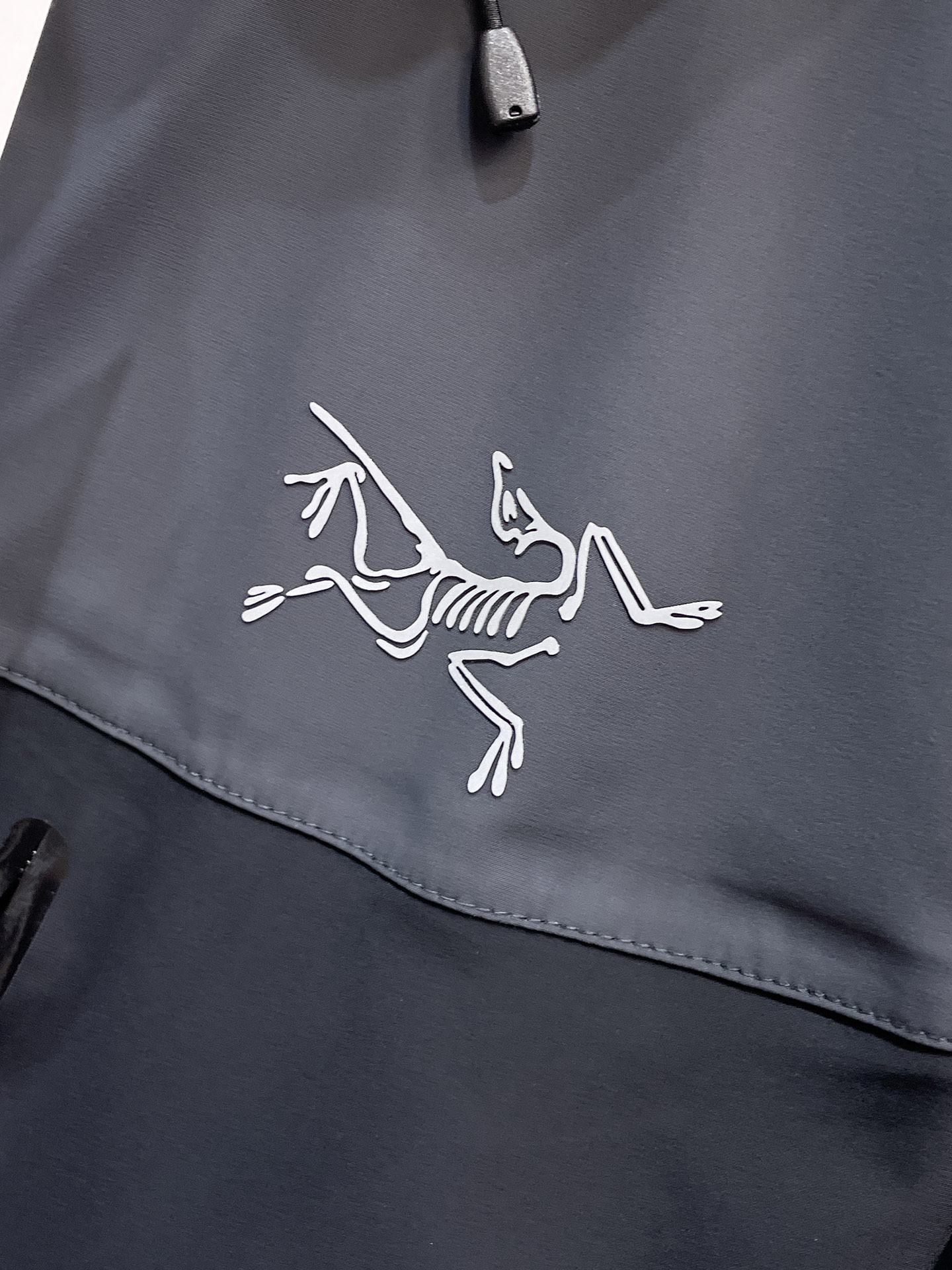 新品 始祖鸟 25ss新款轻薄硬壳冲锋衣百搭户外男女同款🔥采用原厂GORE-TEX科技面料细节辅料全部同