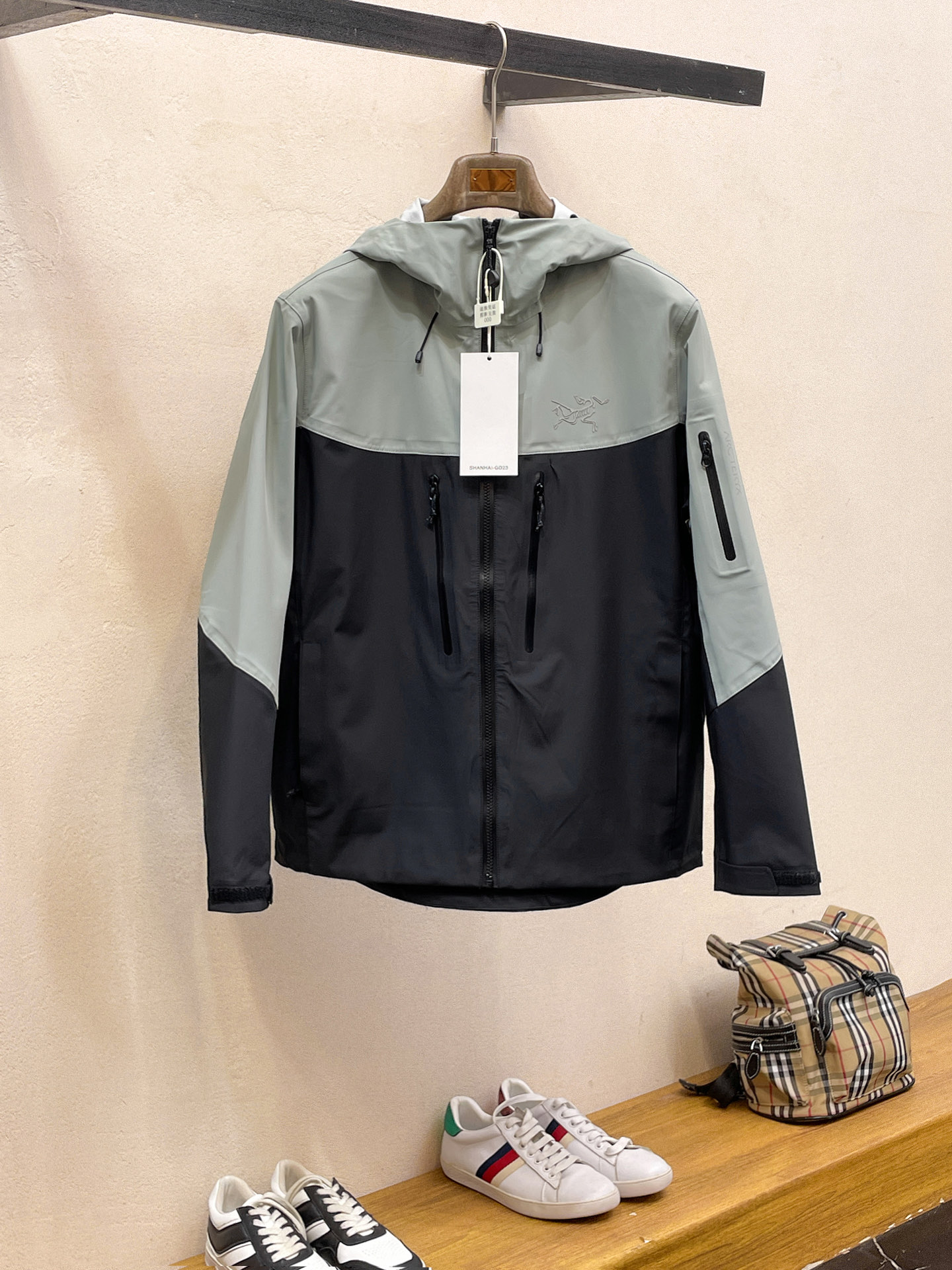 新品 始祖鸟 25ss新款轻薄硬壳冲锋衣百搭户外男女同款🔥采用原厂GORE-TEX科技面料细节辅料全部同