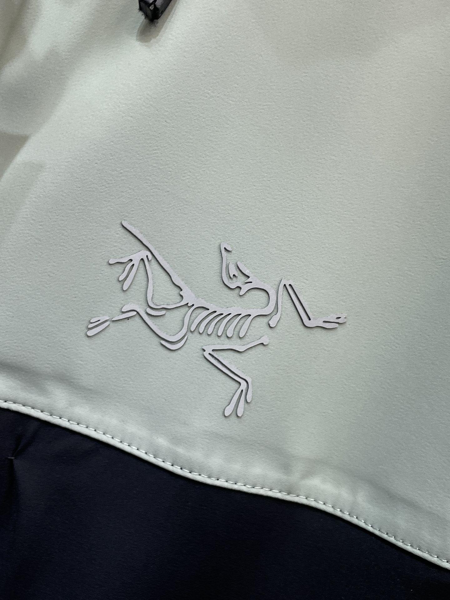 新品 始祖鸟 25ss新款轻薄硬壳冲锋衣百搭户外男女同款🔥采用原厂GORE-TEX科技面料细节辅料全部同