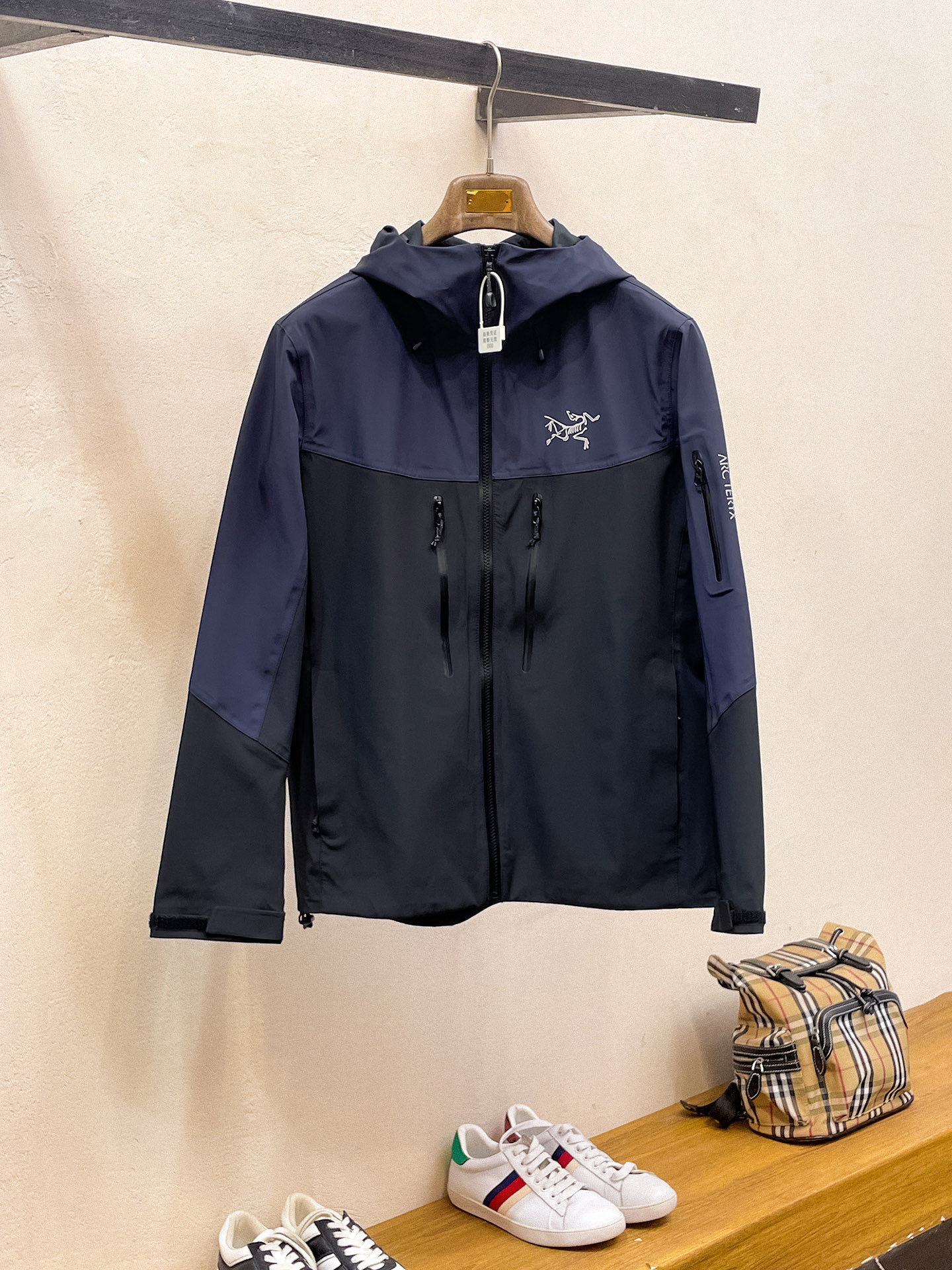 新品 始祖鸟 25ss新款轻薄硬壳冲锋衣百搭户外男女同款🔥采用原厂GORE-TEX科技面料细节辅料全部同