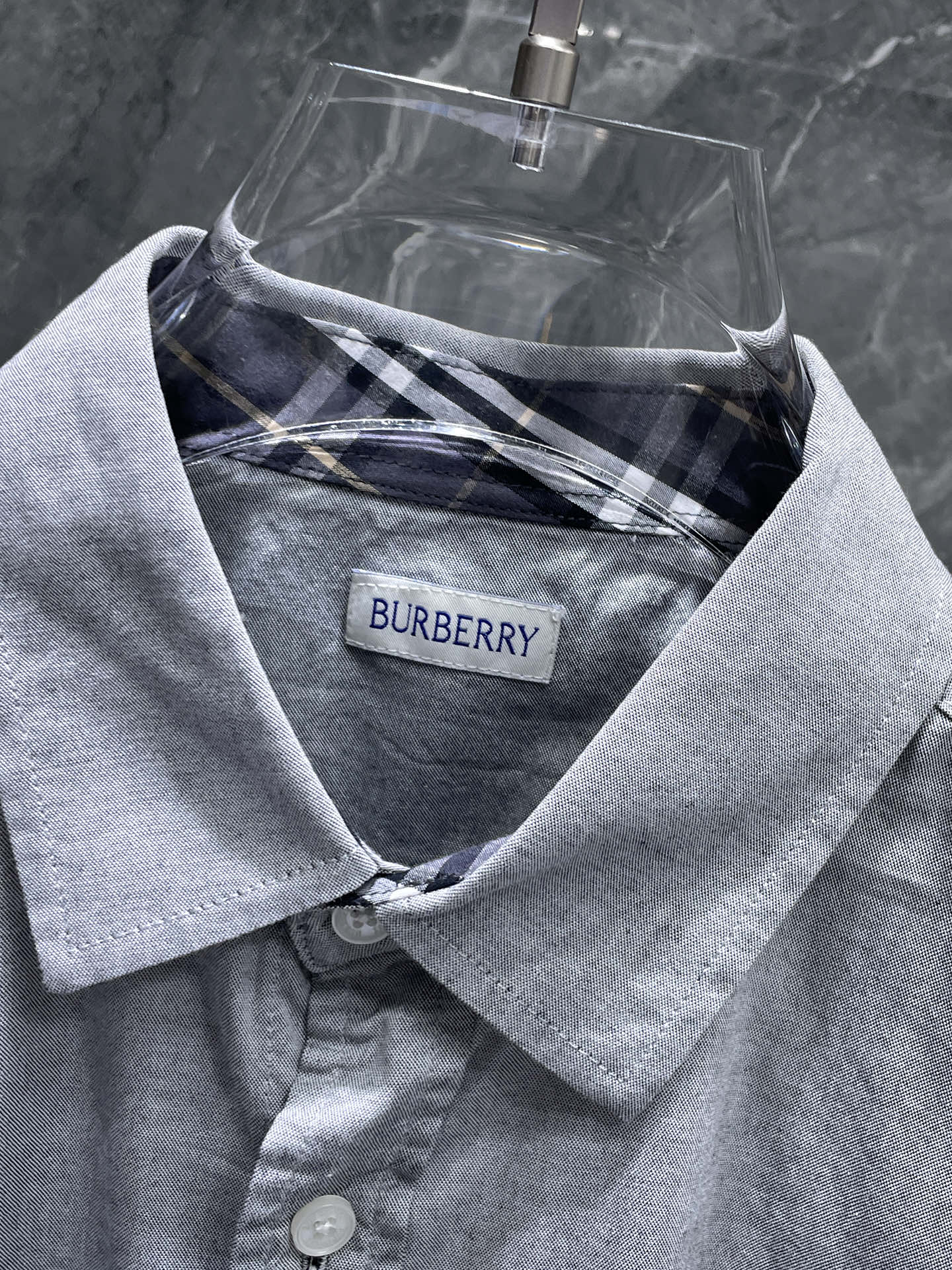 巴宝莉 2025ss春夏时尚大爆款短袖衬衫，贸易公司渠道货，品相完美如斯，属于入柜级别，可预见性的爆款，