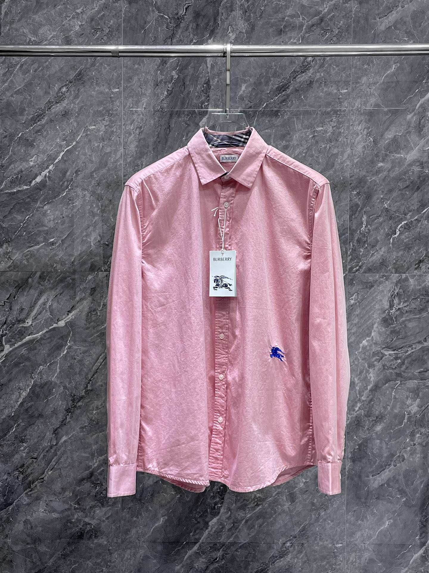 巴宝莉 2025ss春夏时尚大爆款短袖衬衫，贸易公司渠道货，品相完美如斯，属于入柜级别，可预见性的爆款，