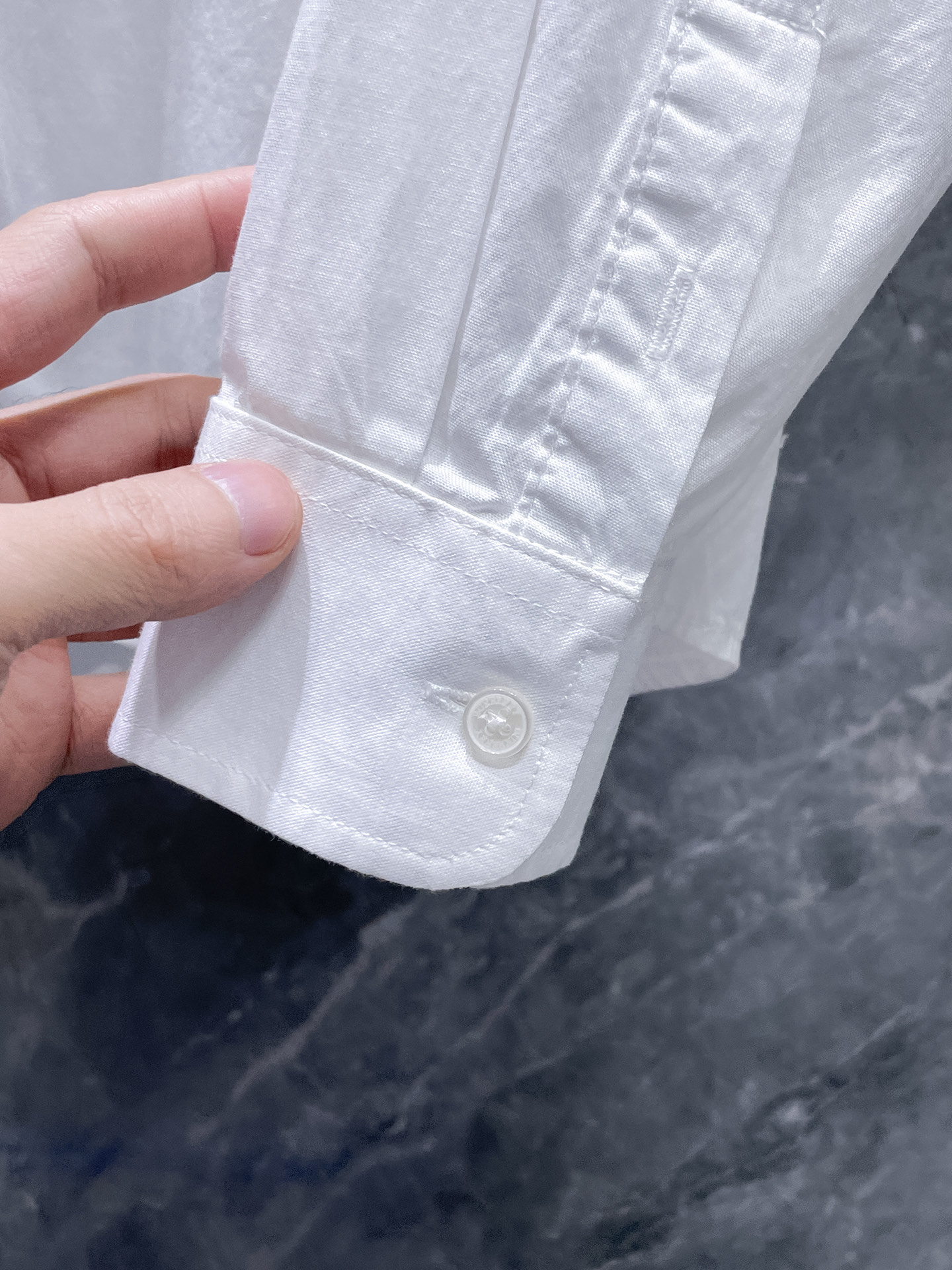 巴宝莉 2025ss春夏时尚大爆款短袖衬衫，贸易公司渠道货，品相完美如斯，属于入柜级别，可预见性的爆款，