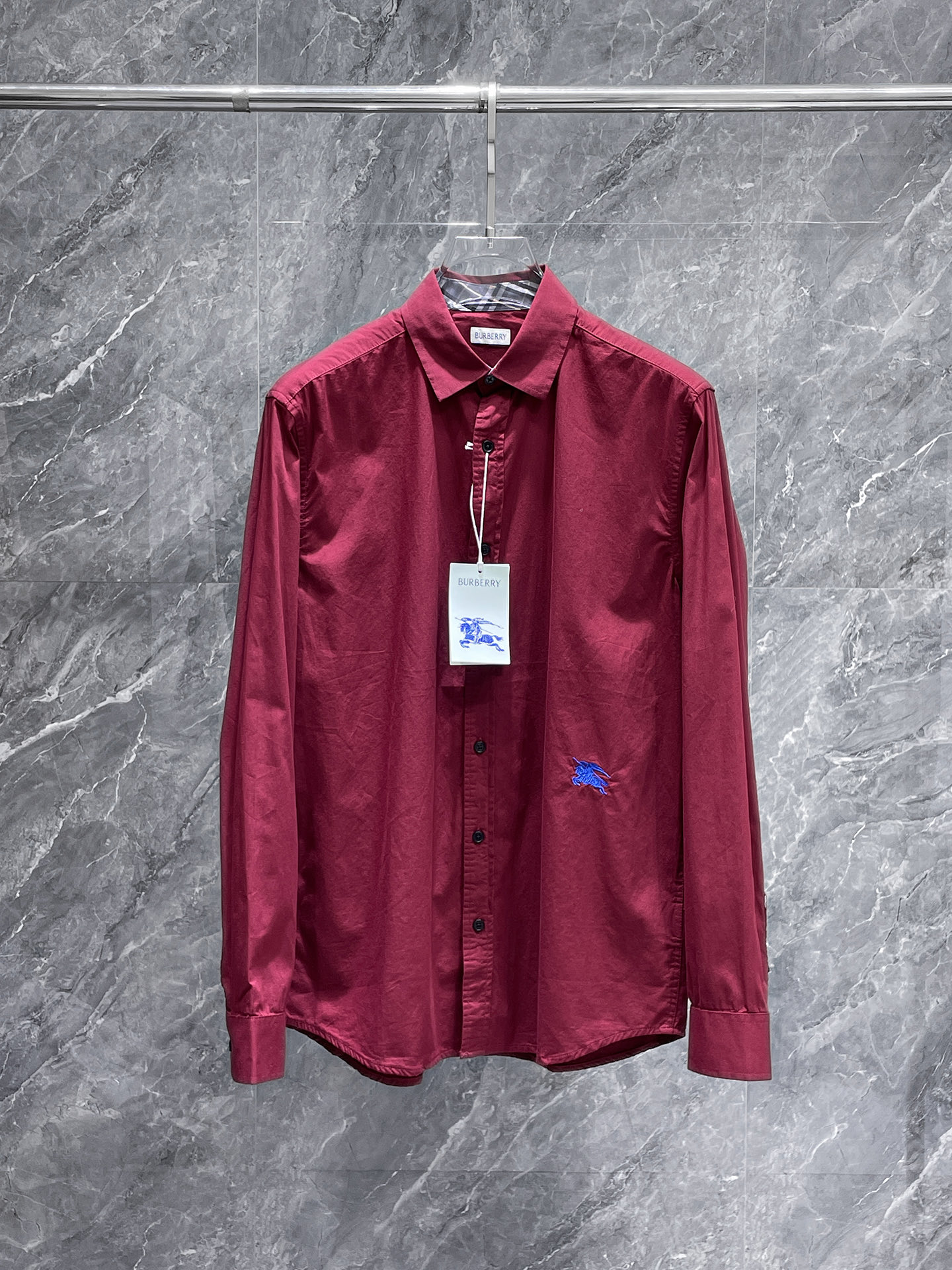 巴宝莉 2025ss春夏时尚大爆款短袖衬衫，贸易公司渠道货，品相完美如斯，属于入柜级别，可预见性的爆款，